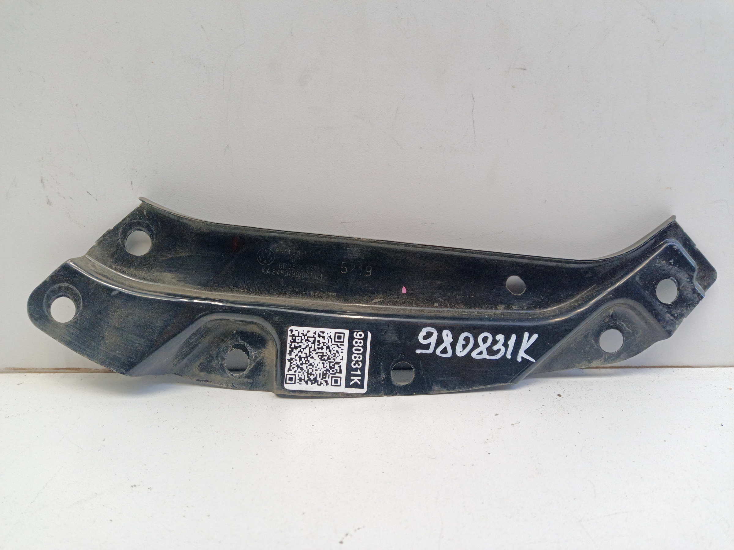 Кронштейн фары передней правой Volkswagen Polo 5 Sedan