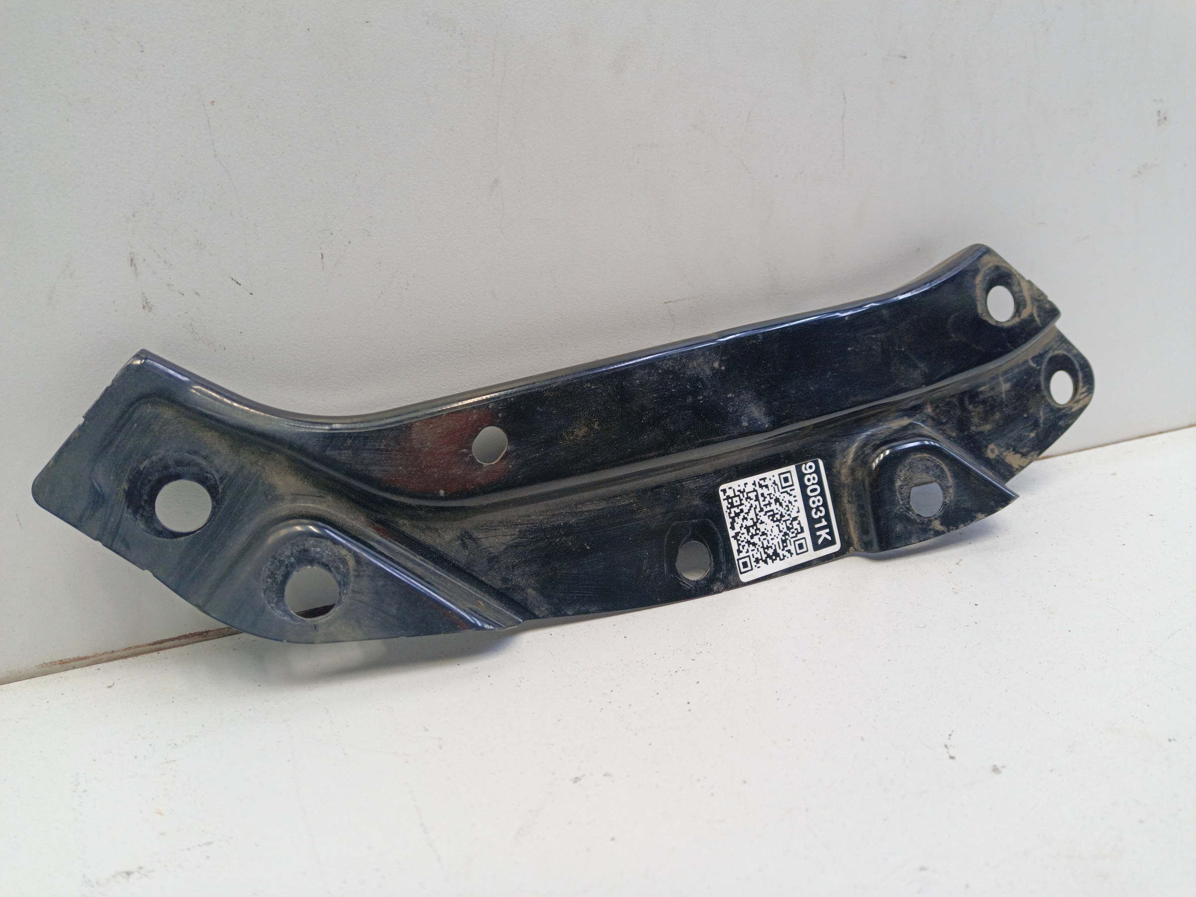 Кронштейн фары передней правой Volkswagen Polo 5 Sedan