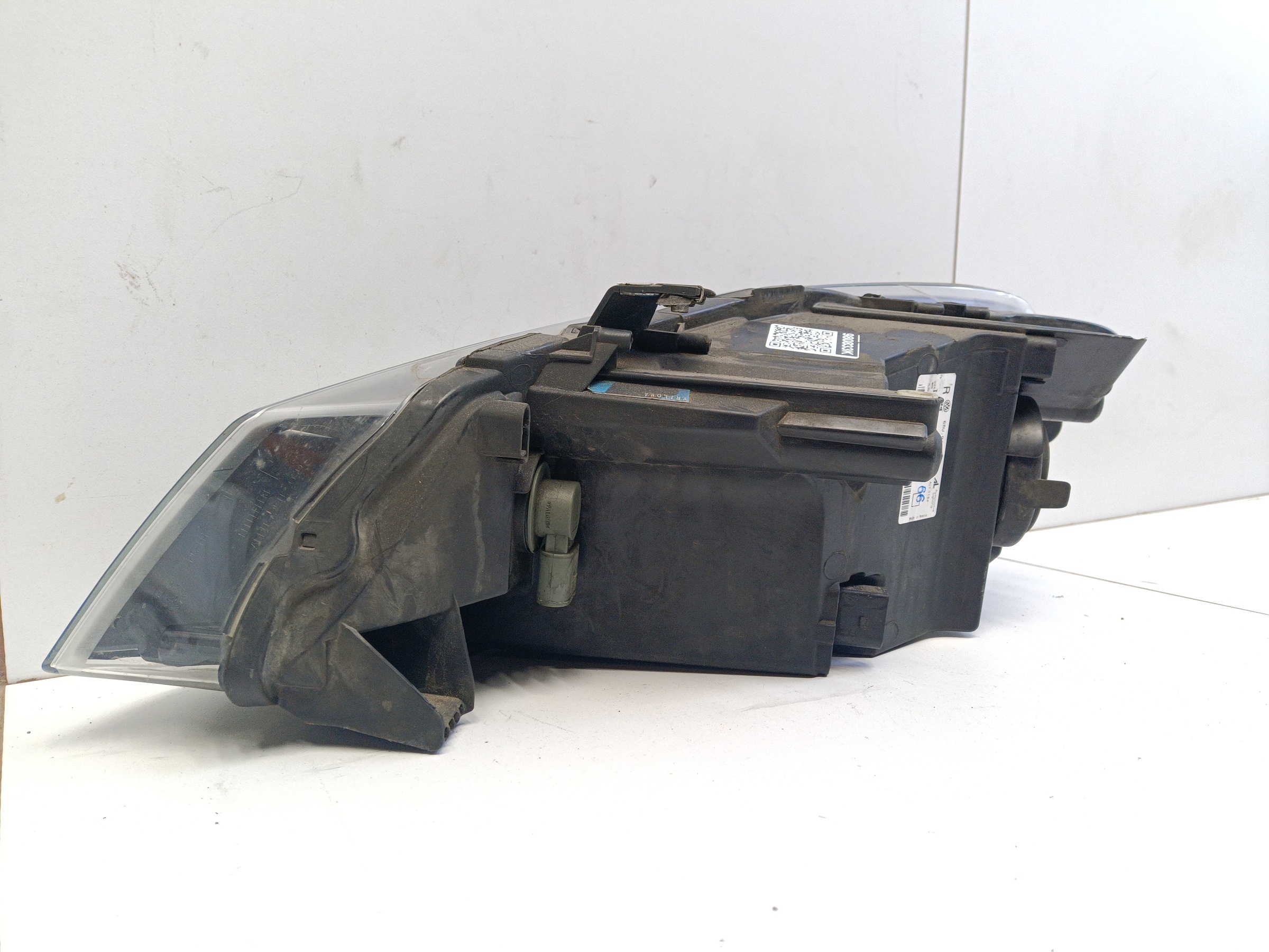 Фара передняя правая Volkswagen Polo 5 Sedan галоген