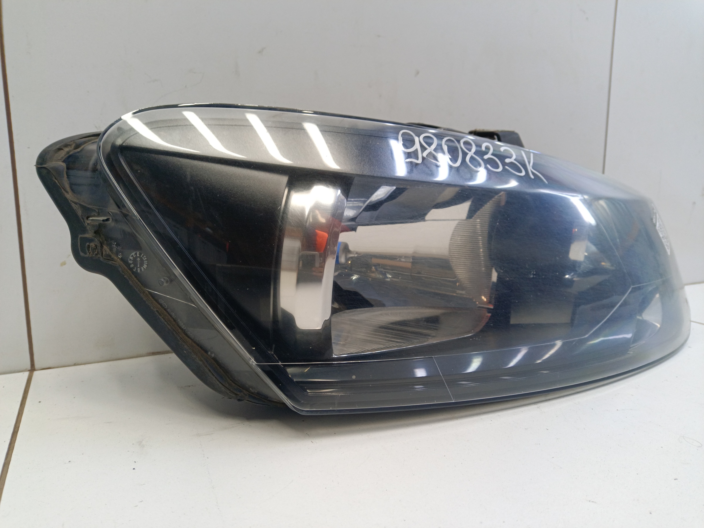 Фара передняя правая Volkswagen Polo 5 Sedan галоген