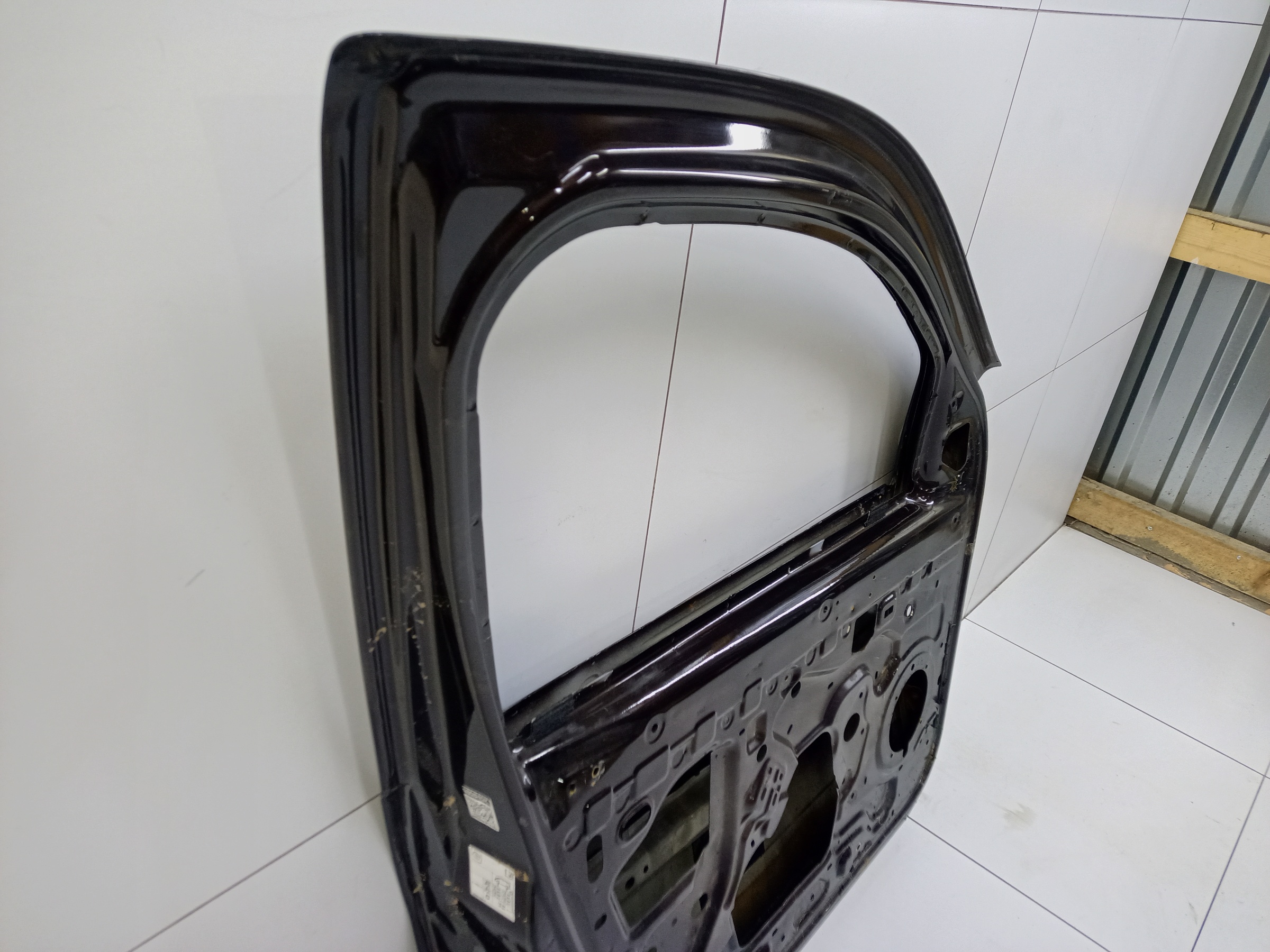 Дверь передняя левая Renault Duster 1 / Sandero 1 Stepway