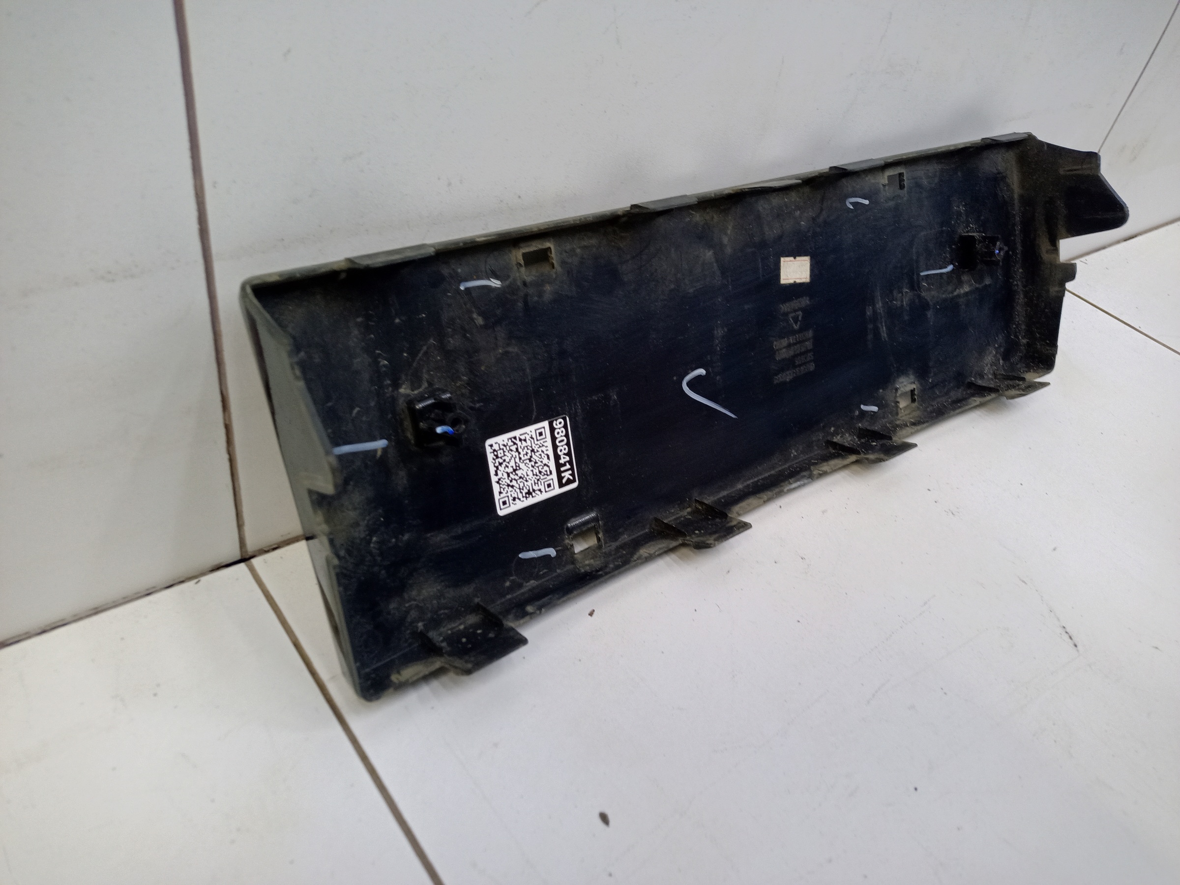 Накладка переднего бампера под номерной знак Changan CS55Plus Restail