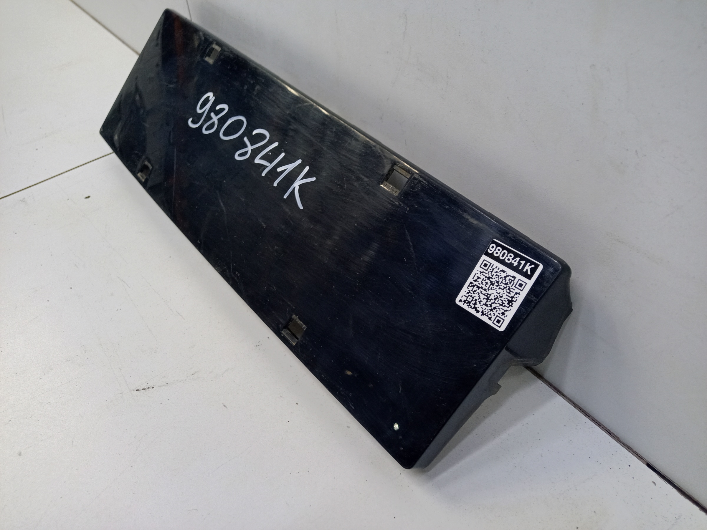 Накладка переднего бампера под номерной знак Changan CS55Plus Restail