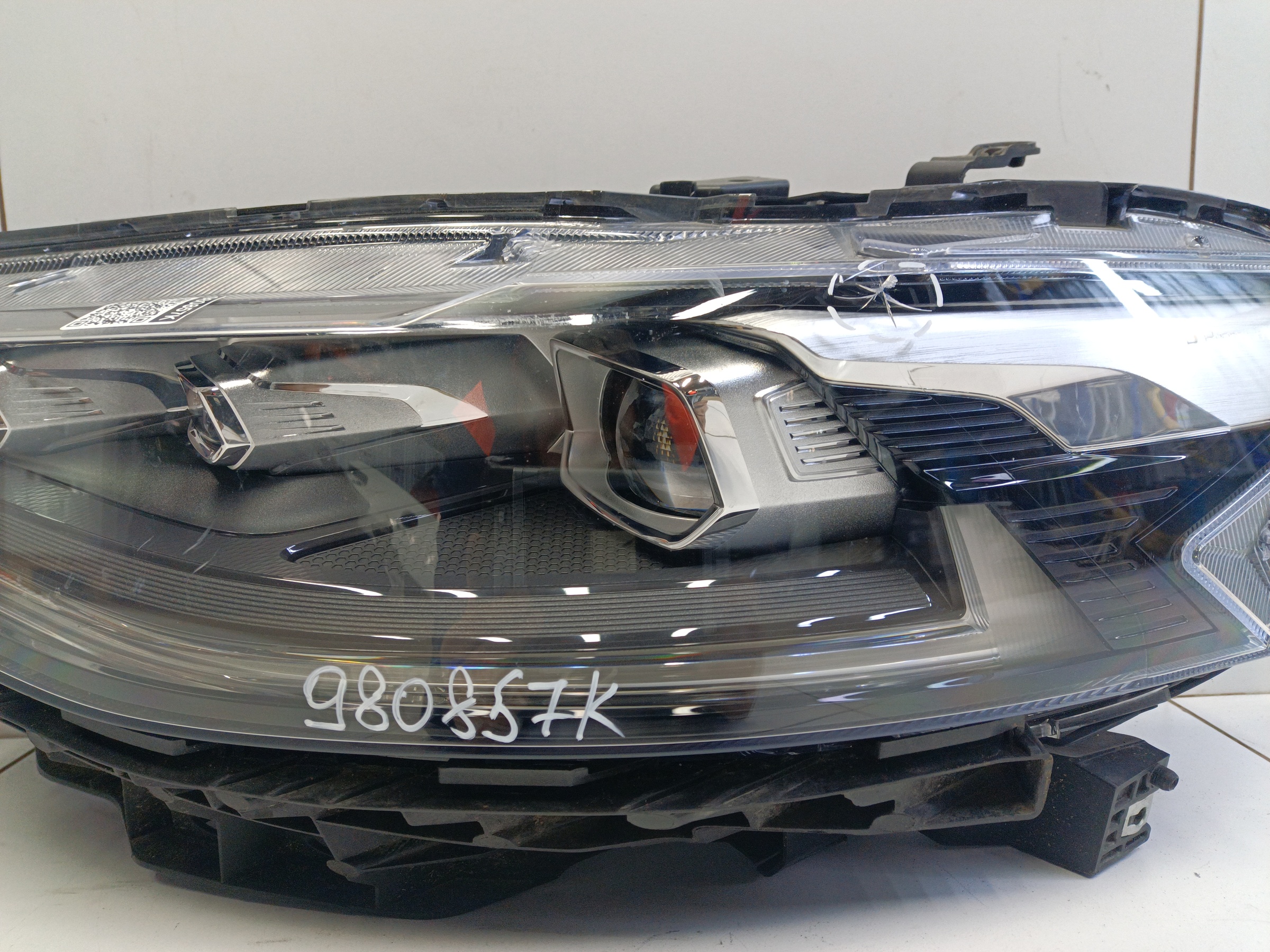 Фара передняя левая Haval F7 LED