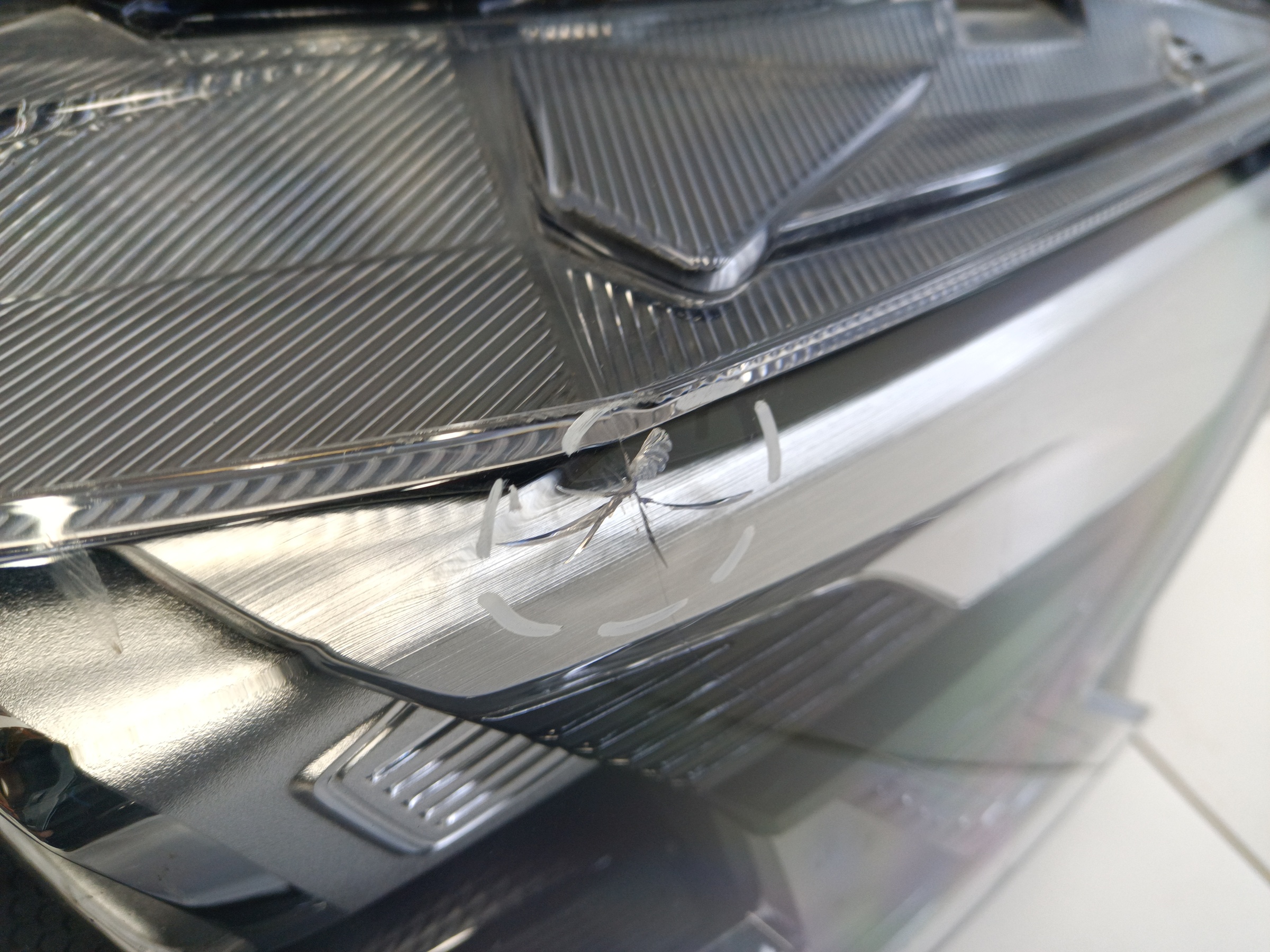 Фара передняя левая Haval F7 LED