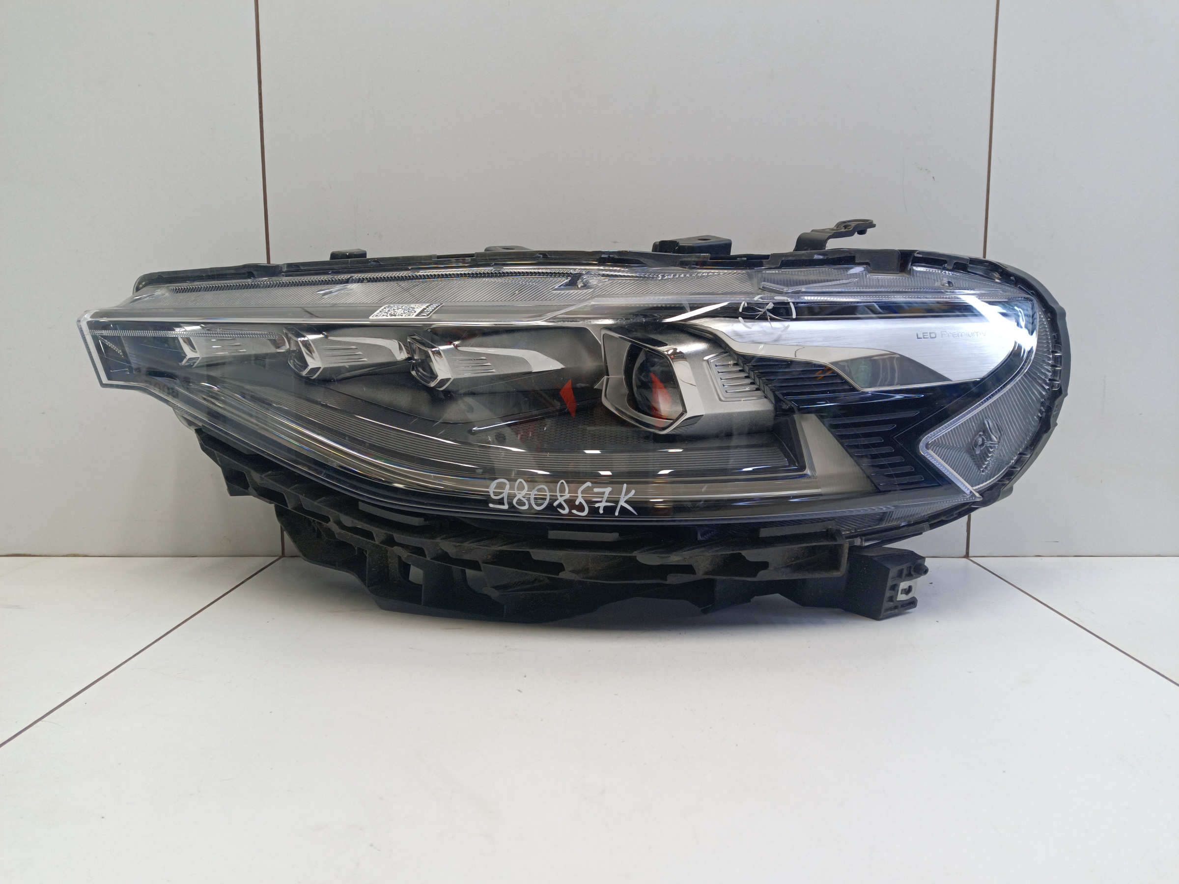 Фара передняя левая Haval F7 LED