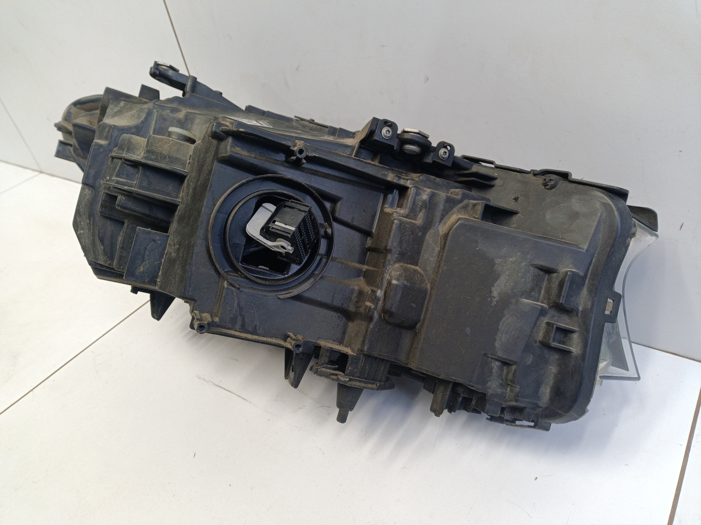 Фара передняя левая BMW 5er G30 LED