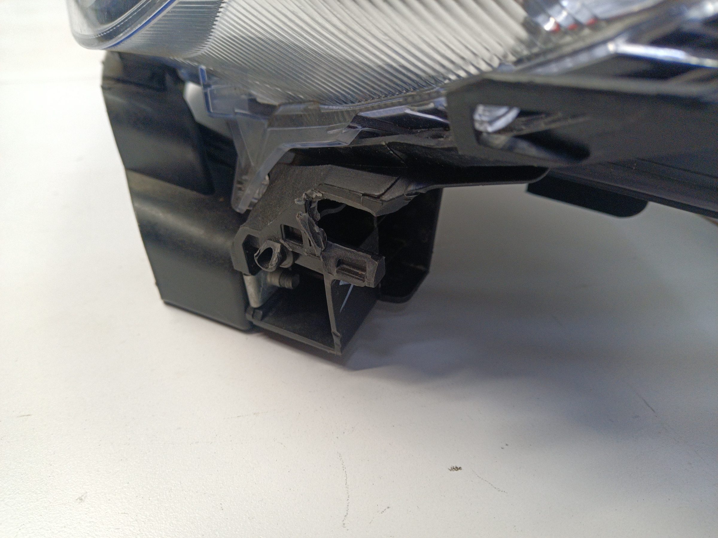 Фара передняя левая Haval M6 2 LED