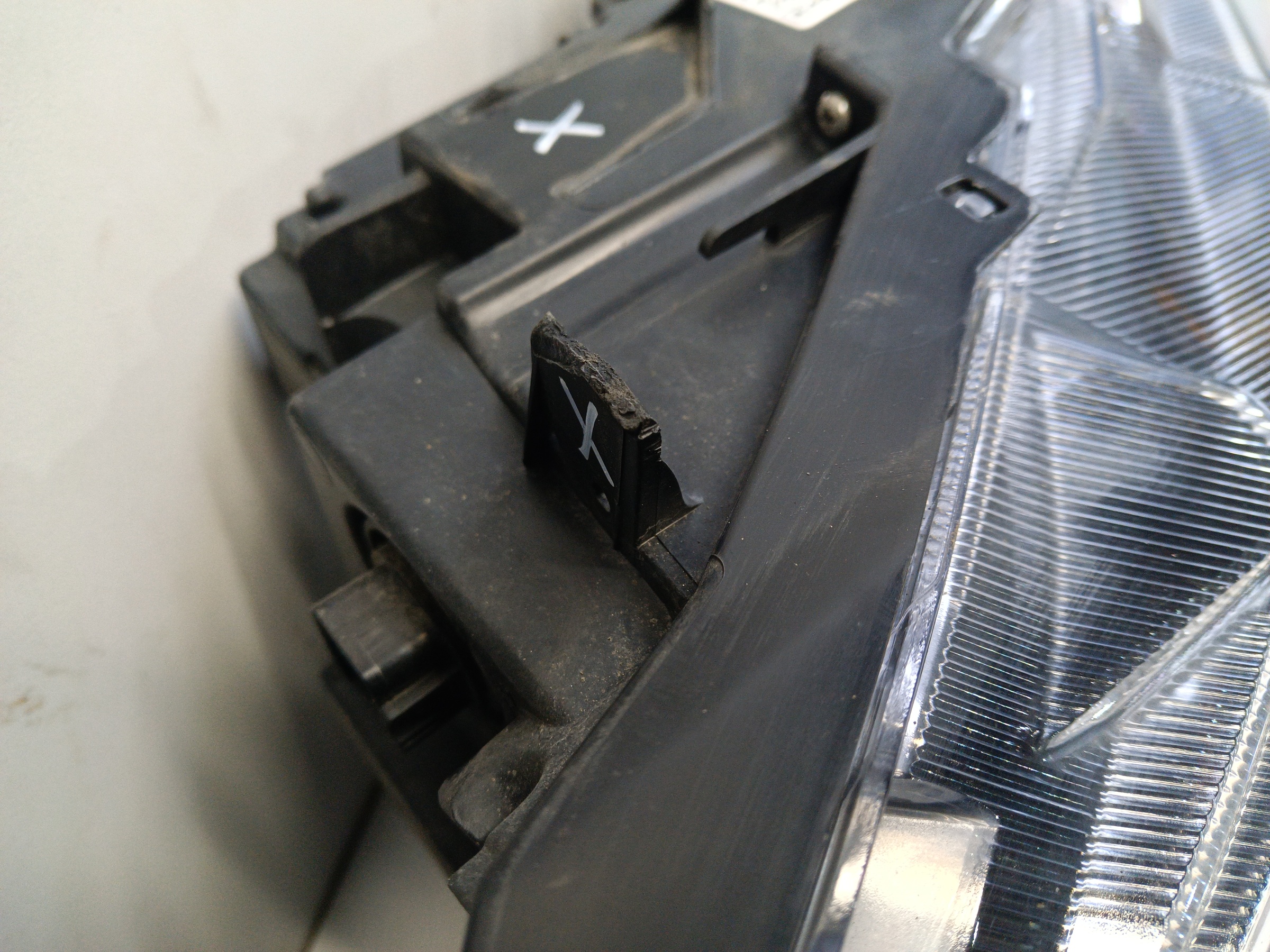 Фара передняя правая Haval F7 LED