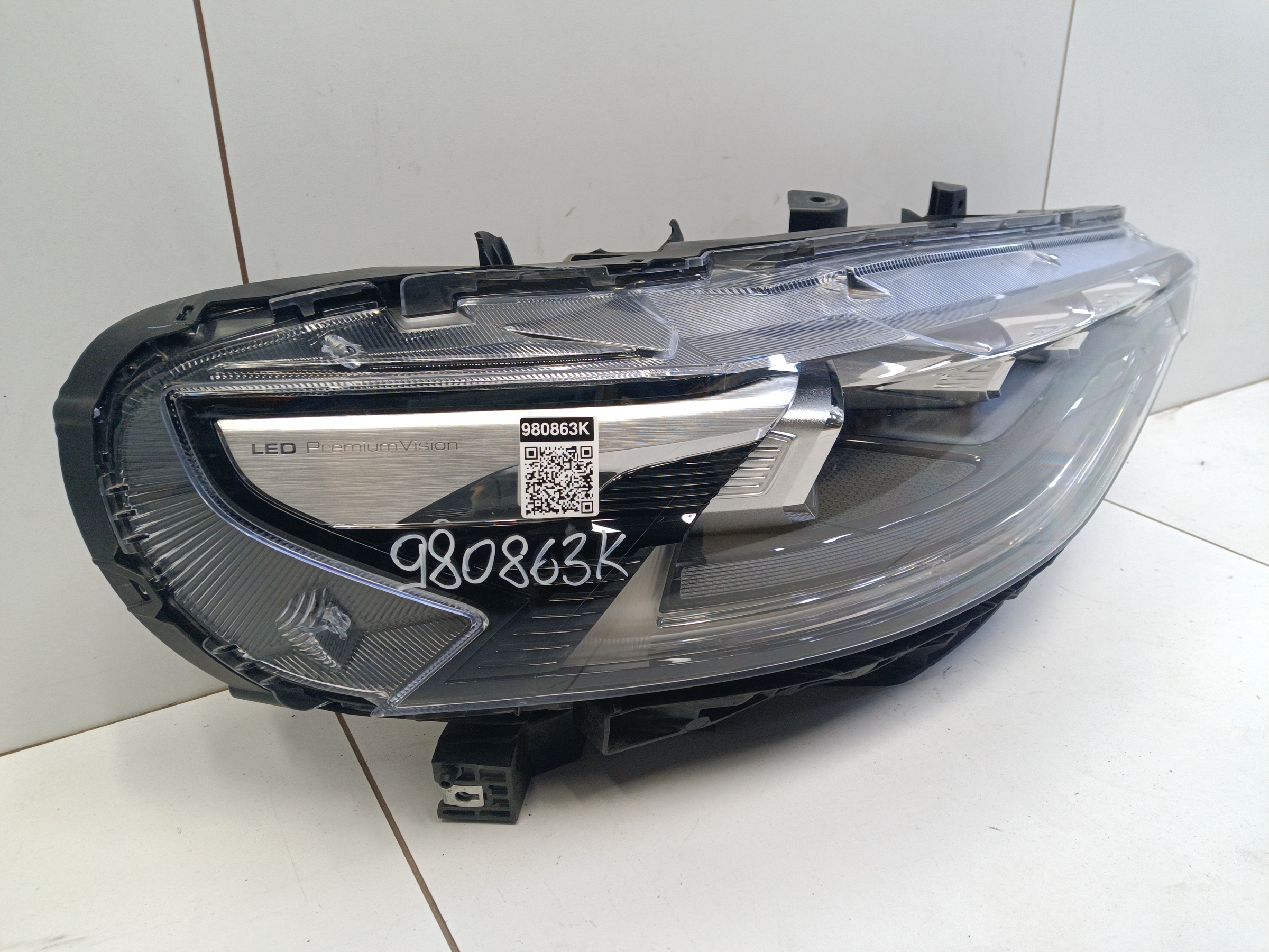 Фара передняя правая Haval F7 LED