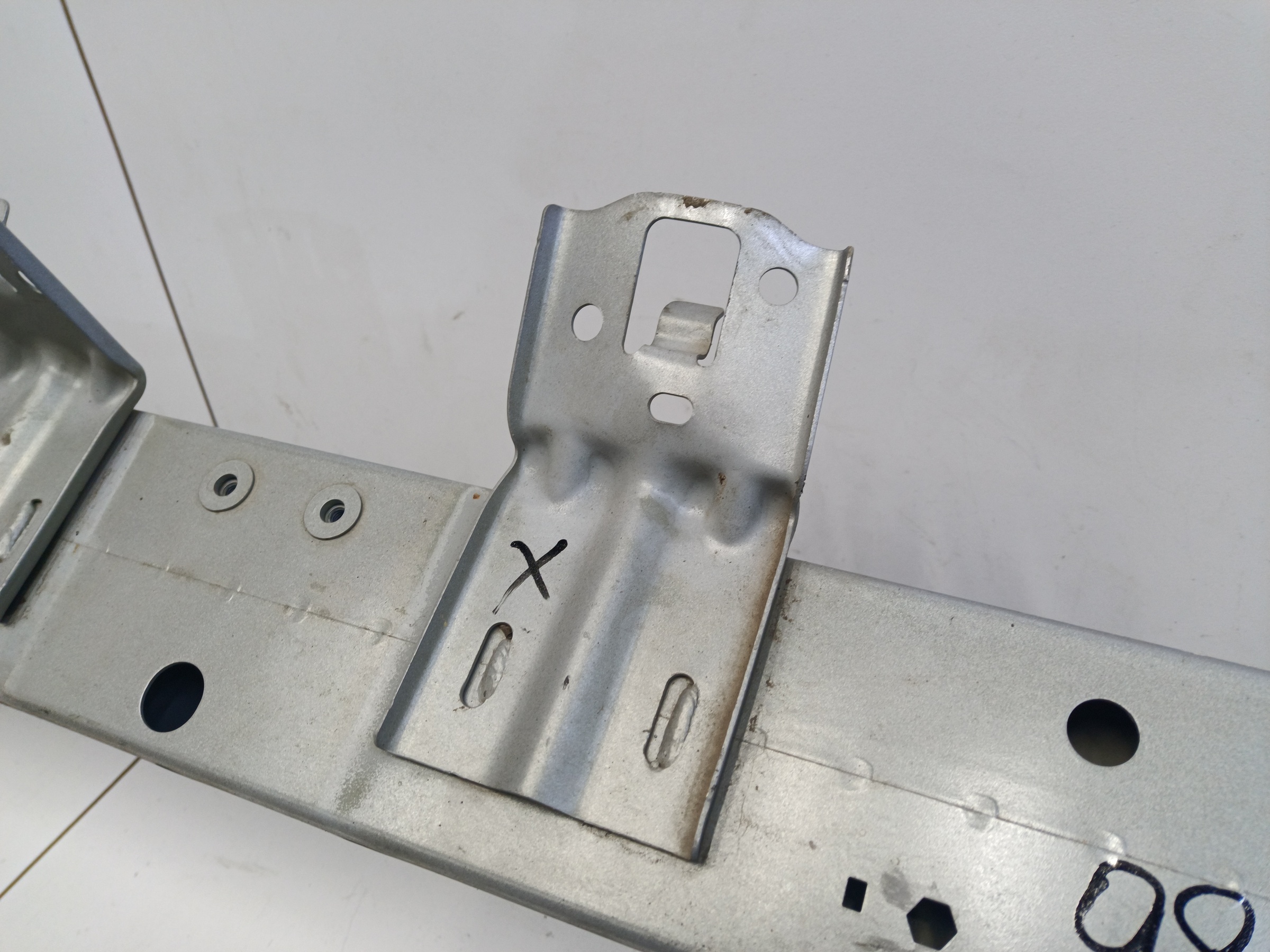 Усилитель переднего бампера Haval H6 3