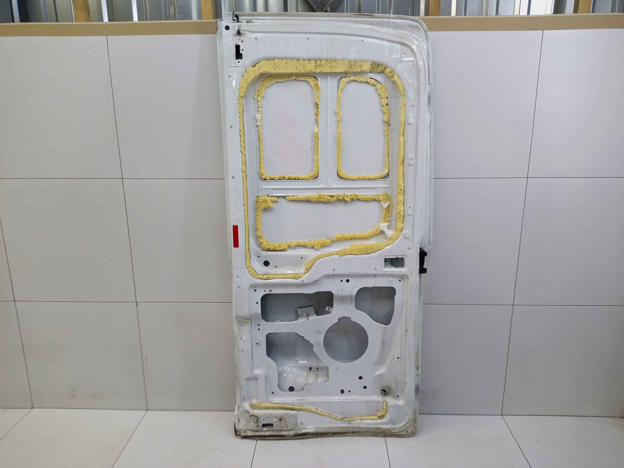 Дверь задняя левая распашная глухая Ford Transit 7 190см