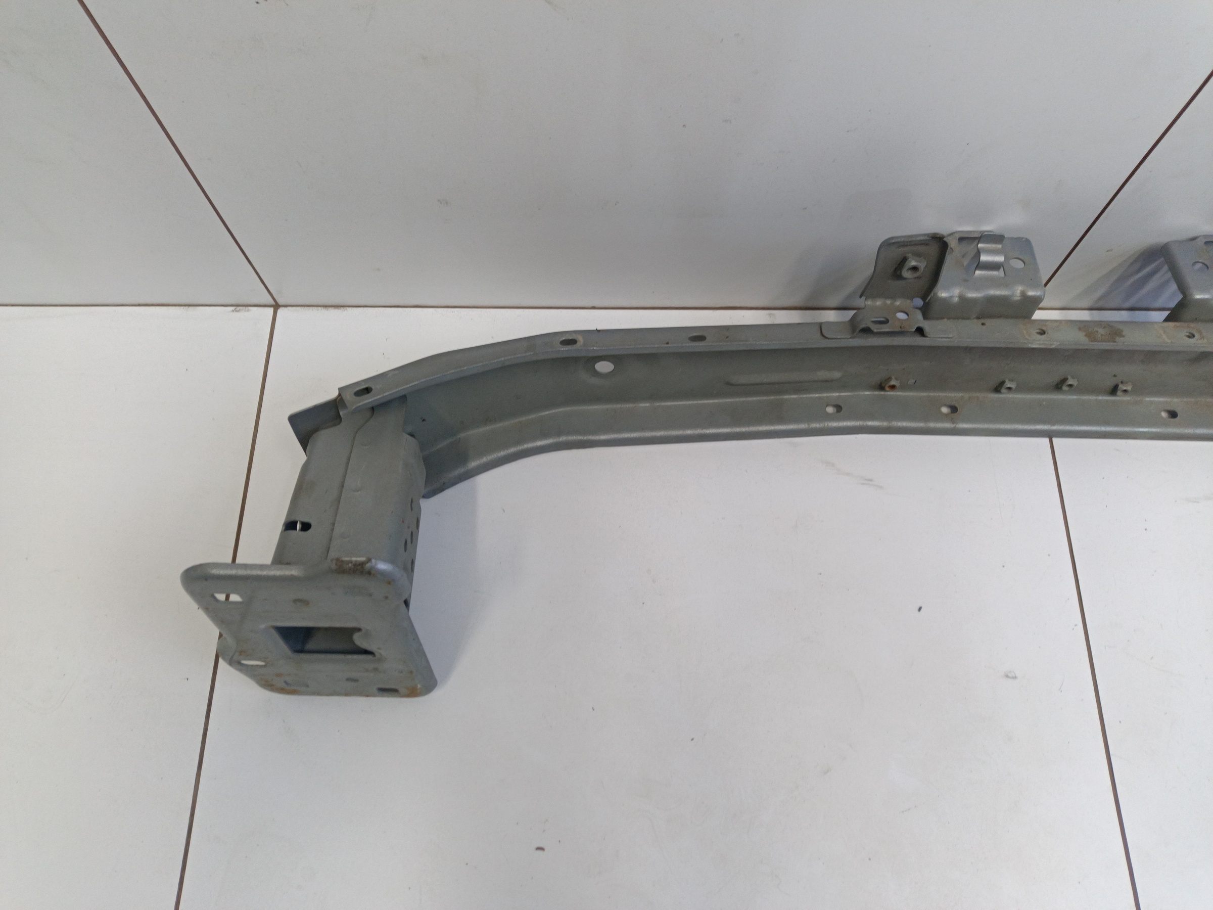 Усилитель переднего бампера Haval F7