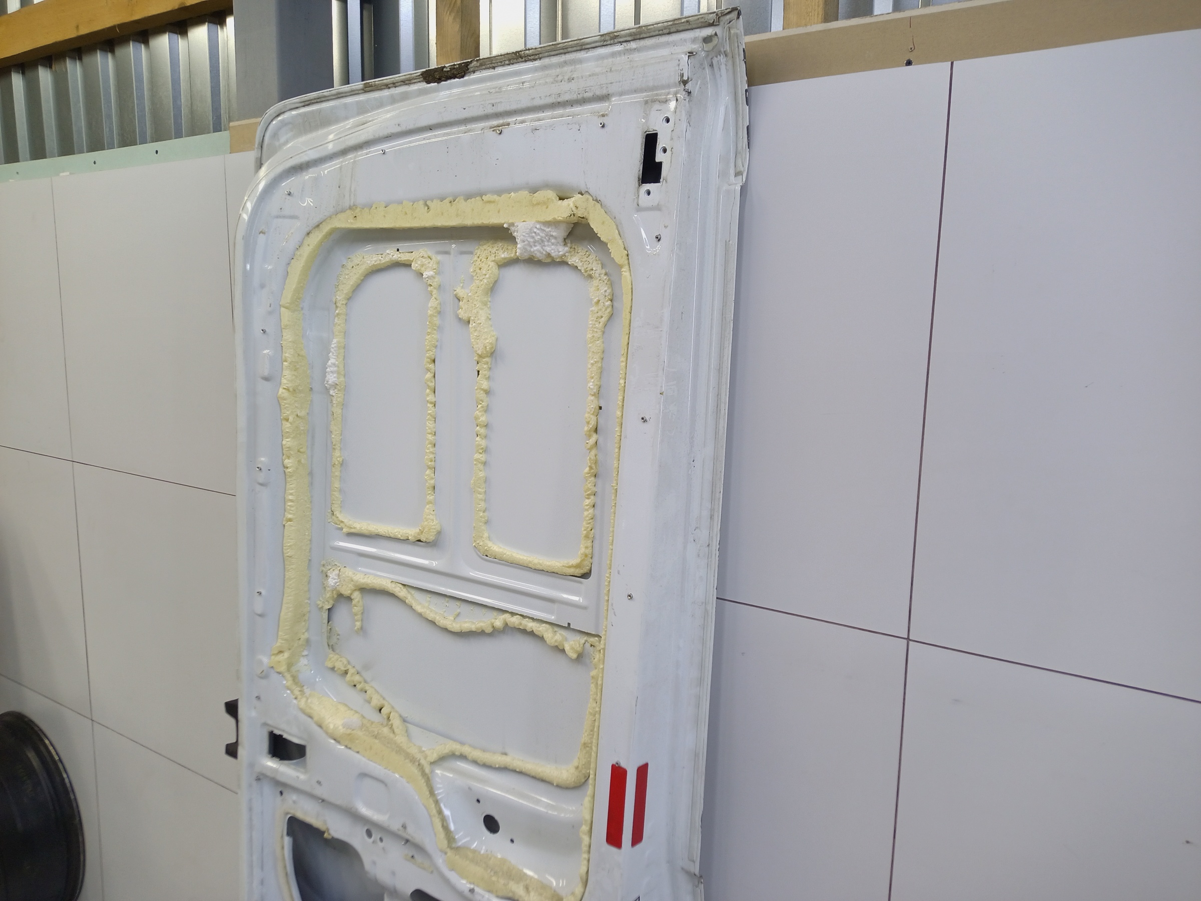 Дверь задняя правая распашная глухая Ford Transit 7 190см