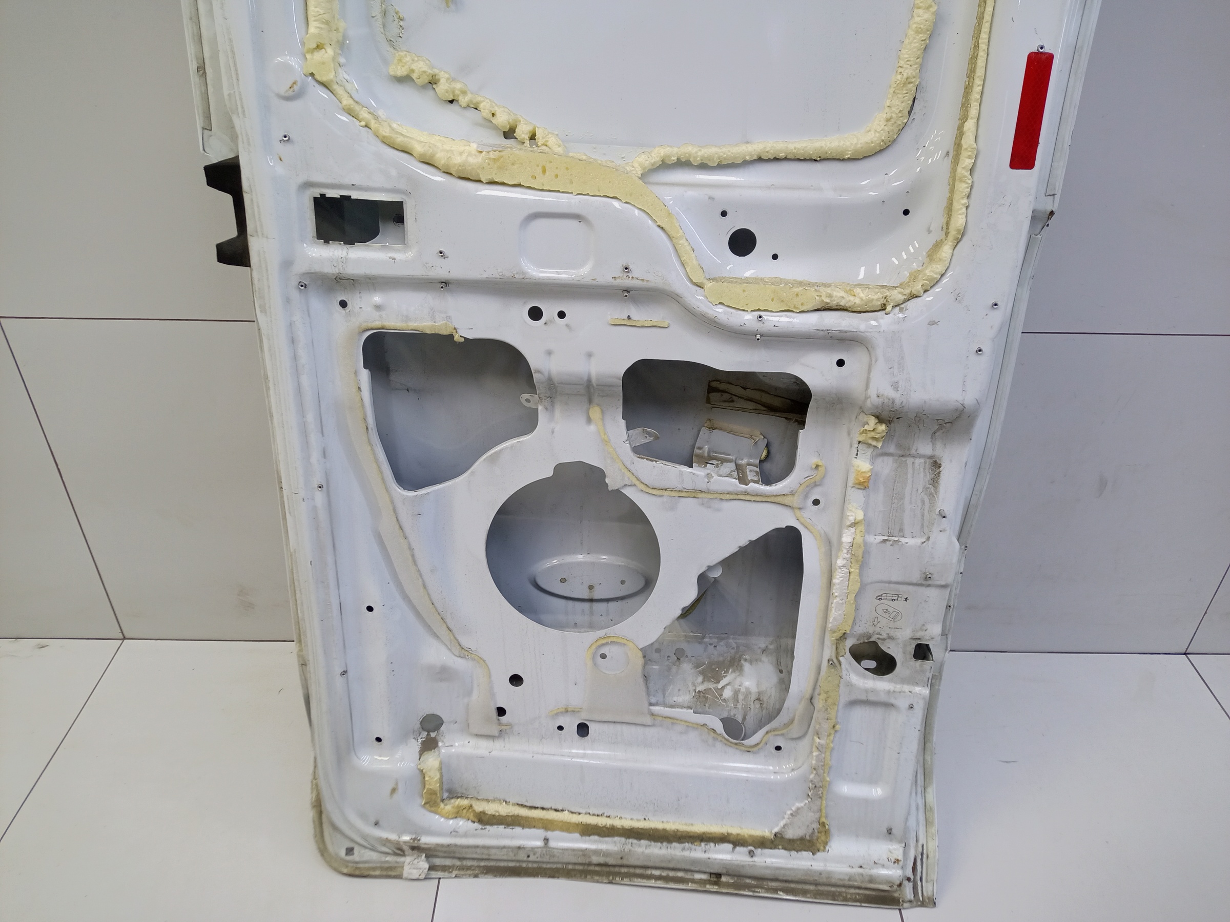 Дверь задняя правая распашная глухая Ford Transit 7 190см