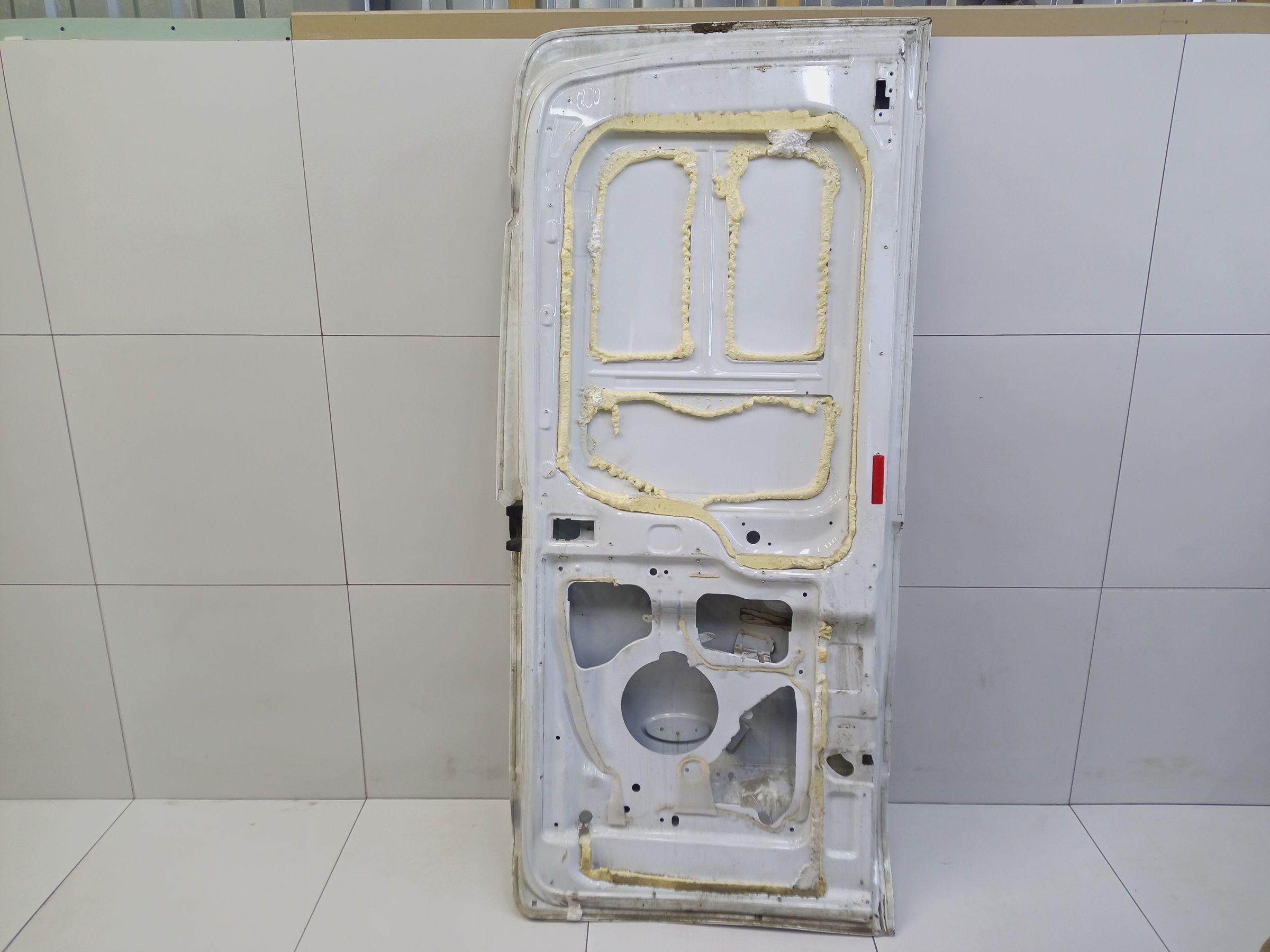 Дверь задняя правая распашная глухая Ford Transit 7 190см