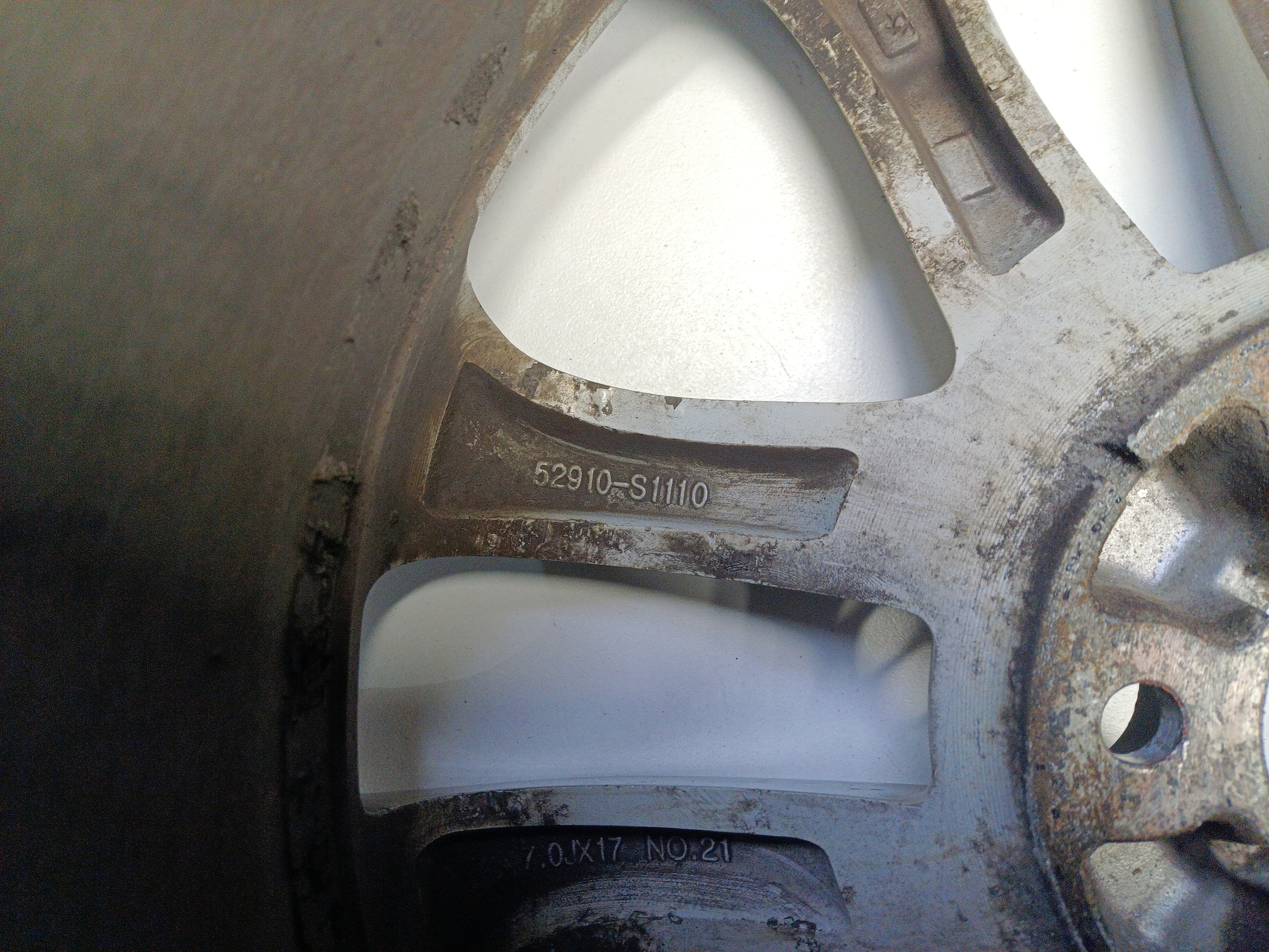 Диск колеса литой Hyundai Santa Fe 4 R17