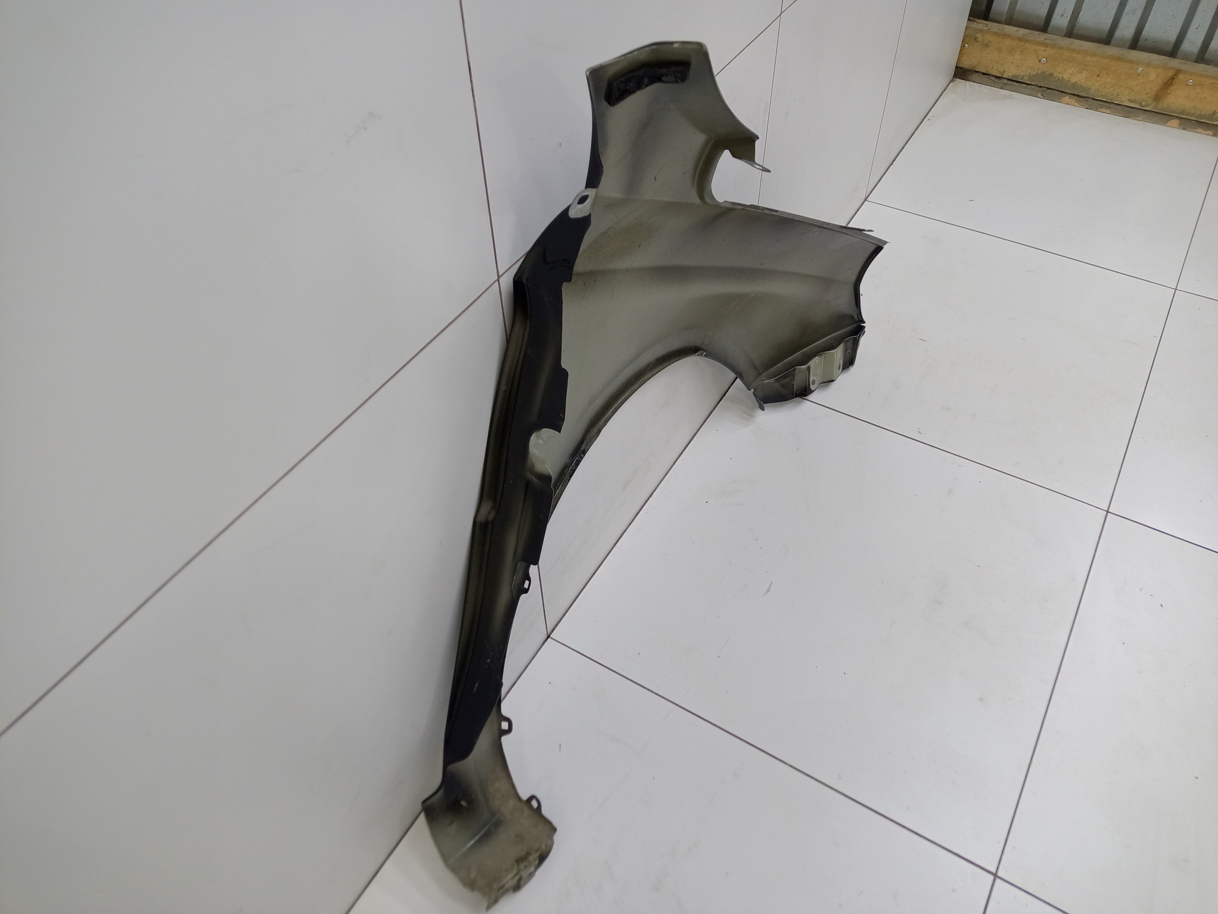 Крыло переднее левое Lada Vesta