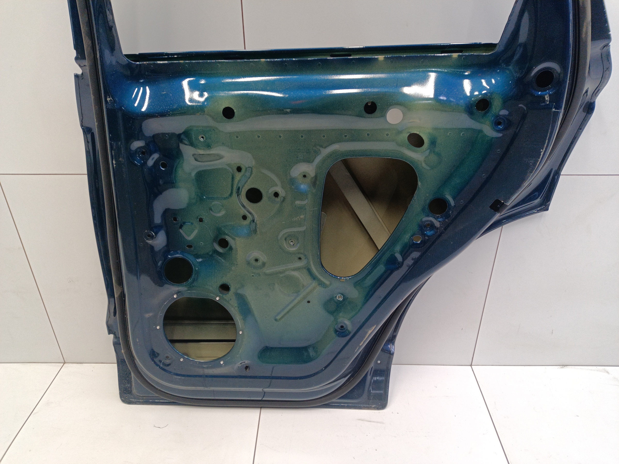 Дверь задняя правая Volkswagen Touareg 3