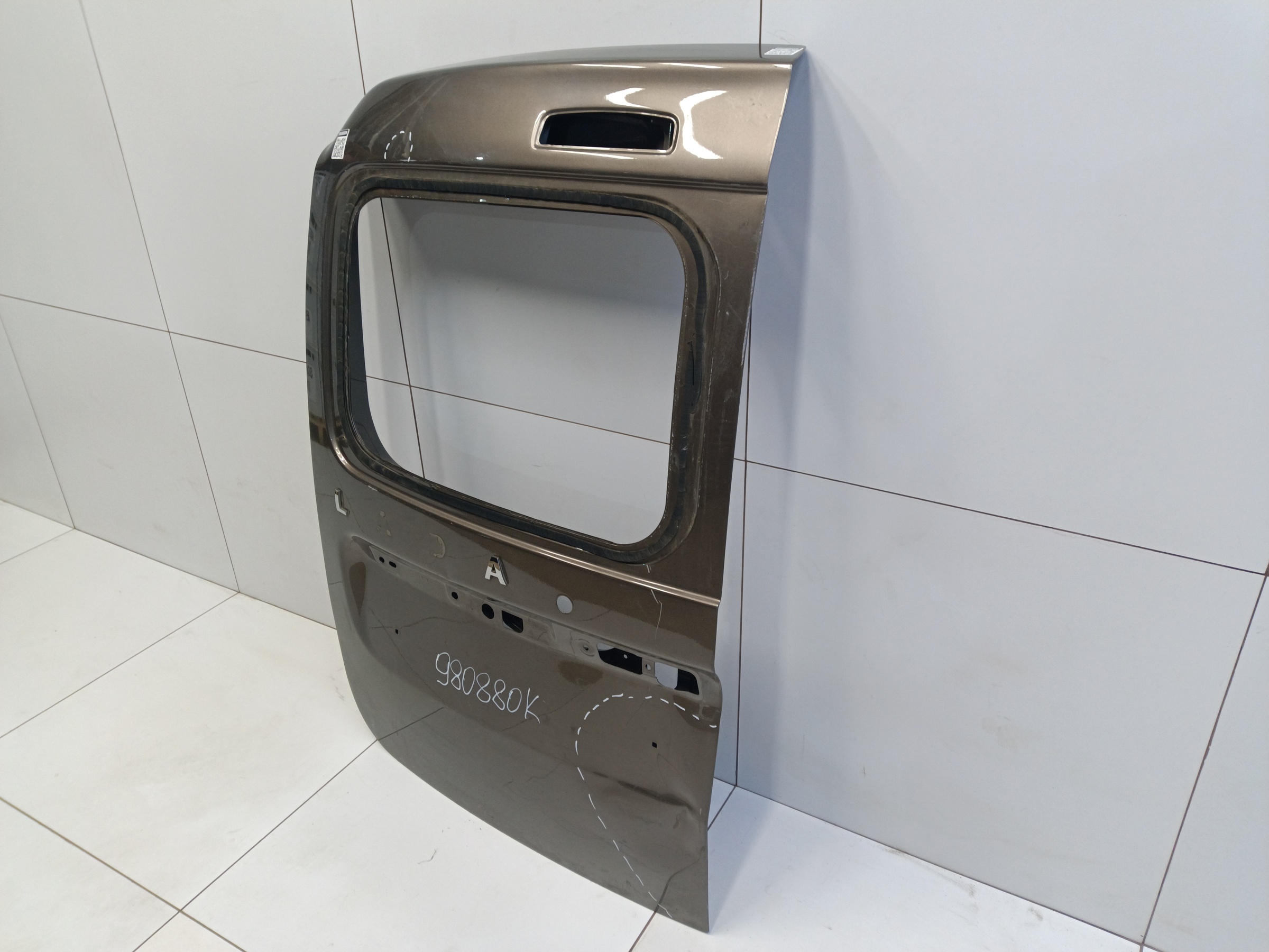 Дверь задняя левая распашная Lada Largus под стекло