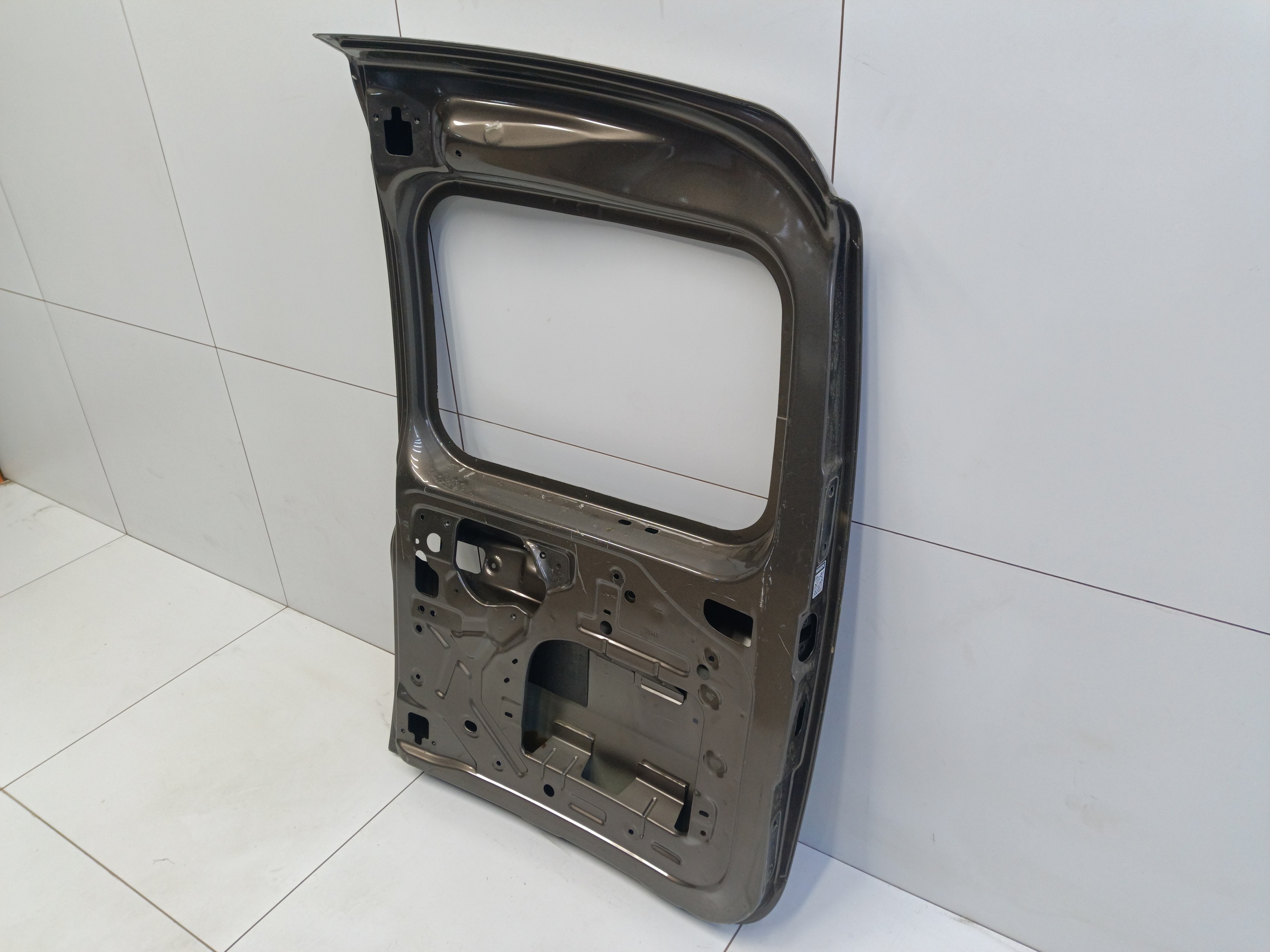 Дверь задняя левая распашная Lada Largus под стекло