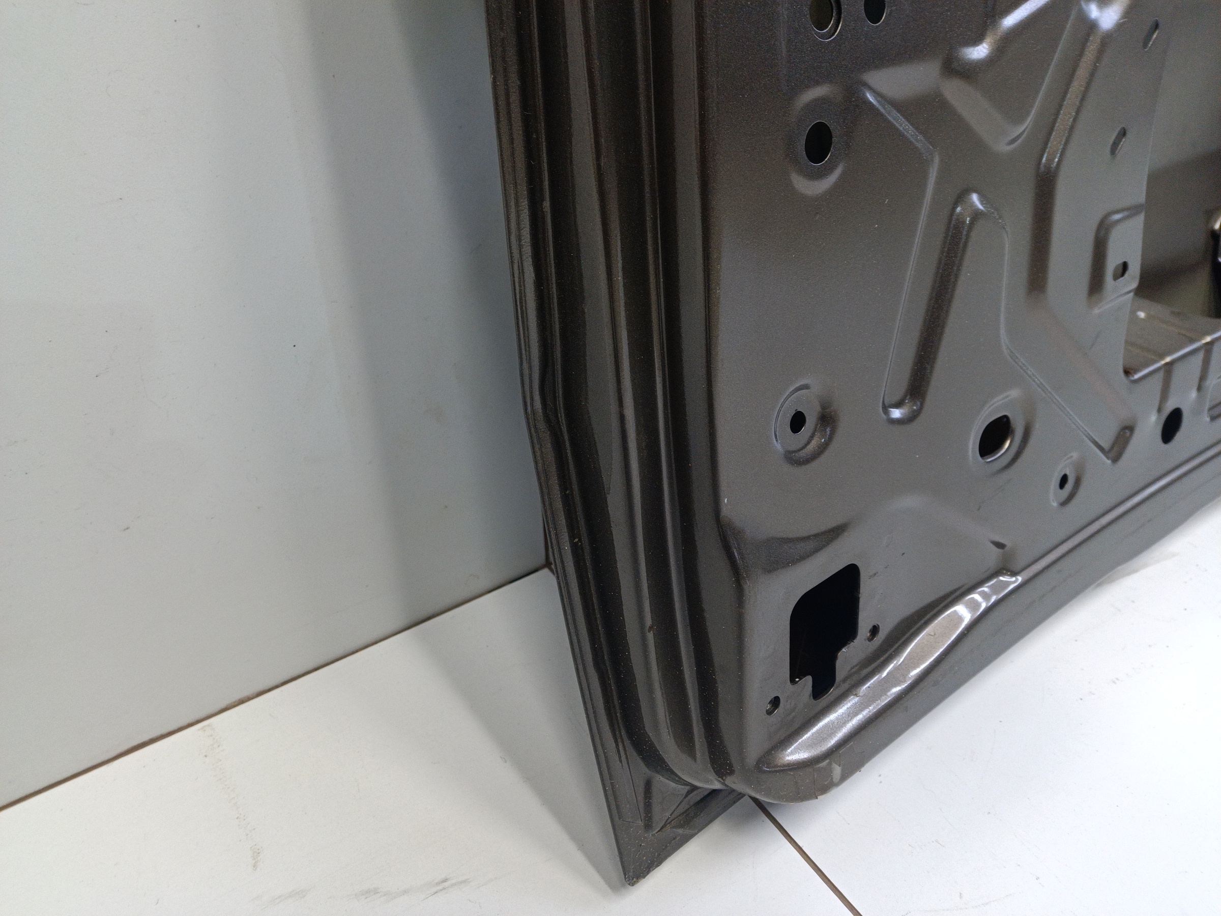 Дверь задняя левая распашная Lada Largus под стекло