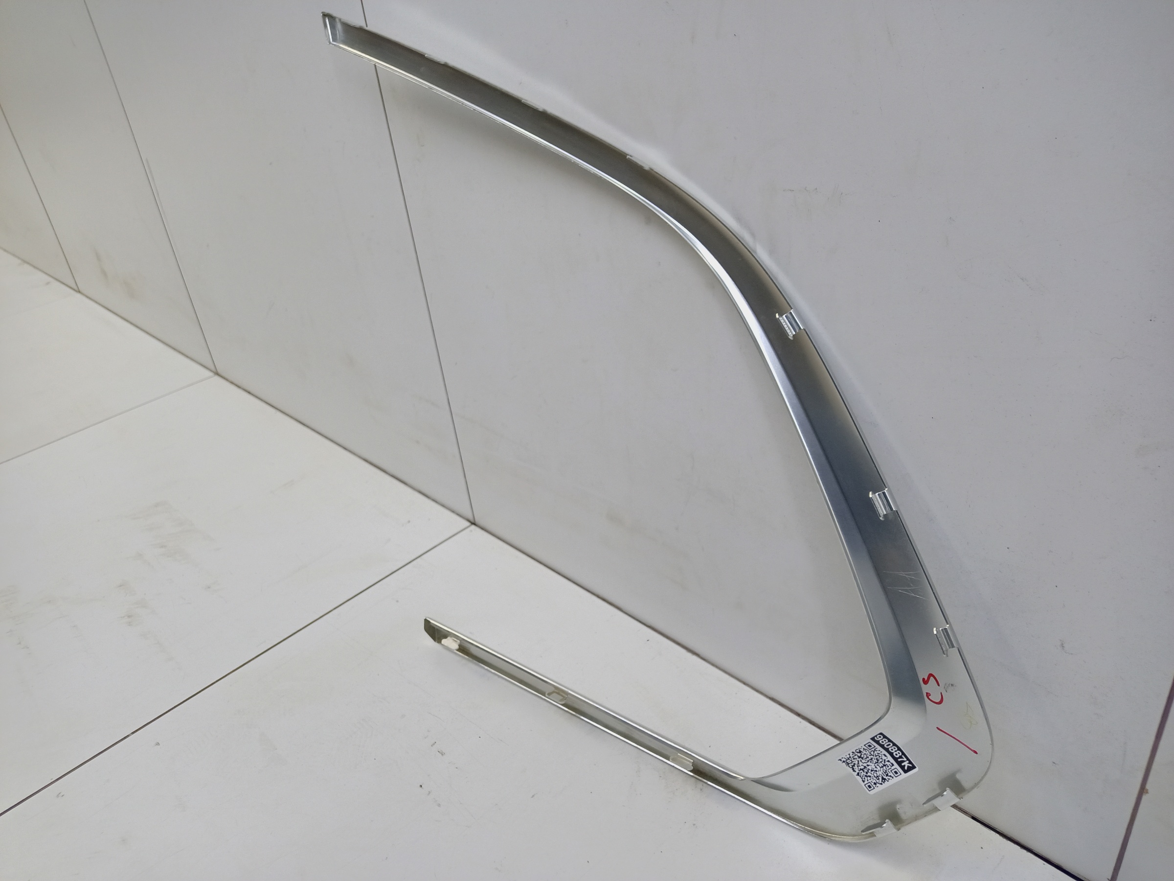 Молдинг стекла заднего правого глухого BMW X5 G05