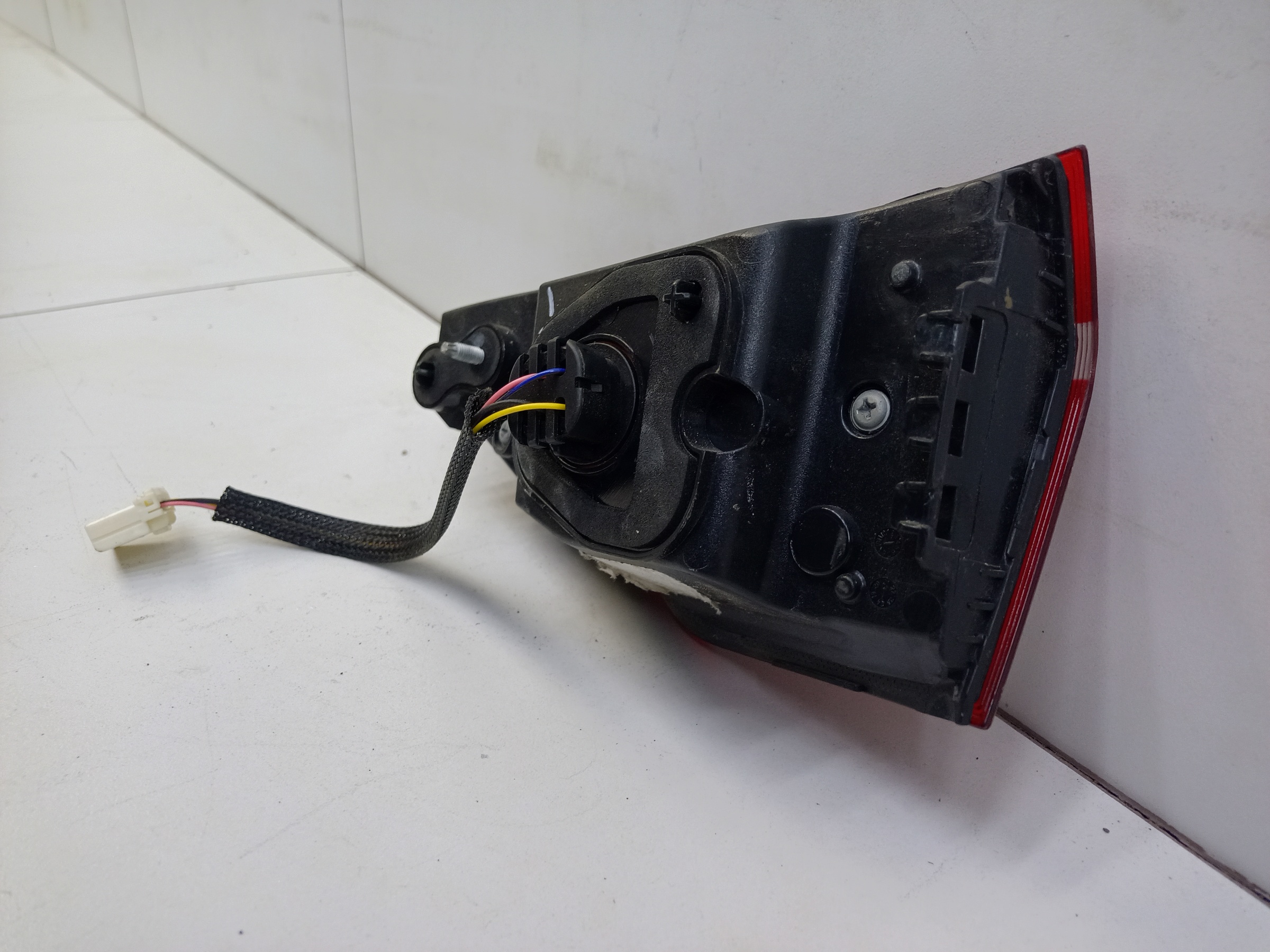 Фонарь задний левый внутренний Geely Tugella LED