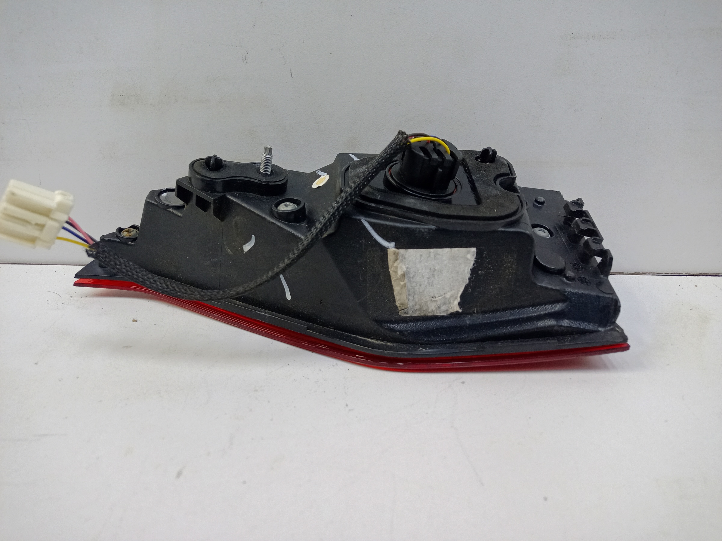 Фонарь задний левый внутренний Geely Tugella LED