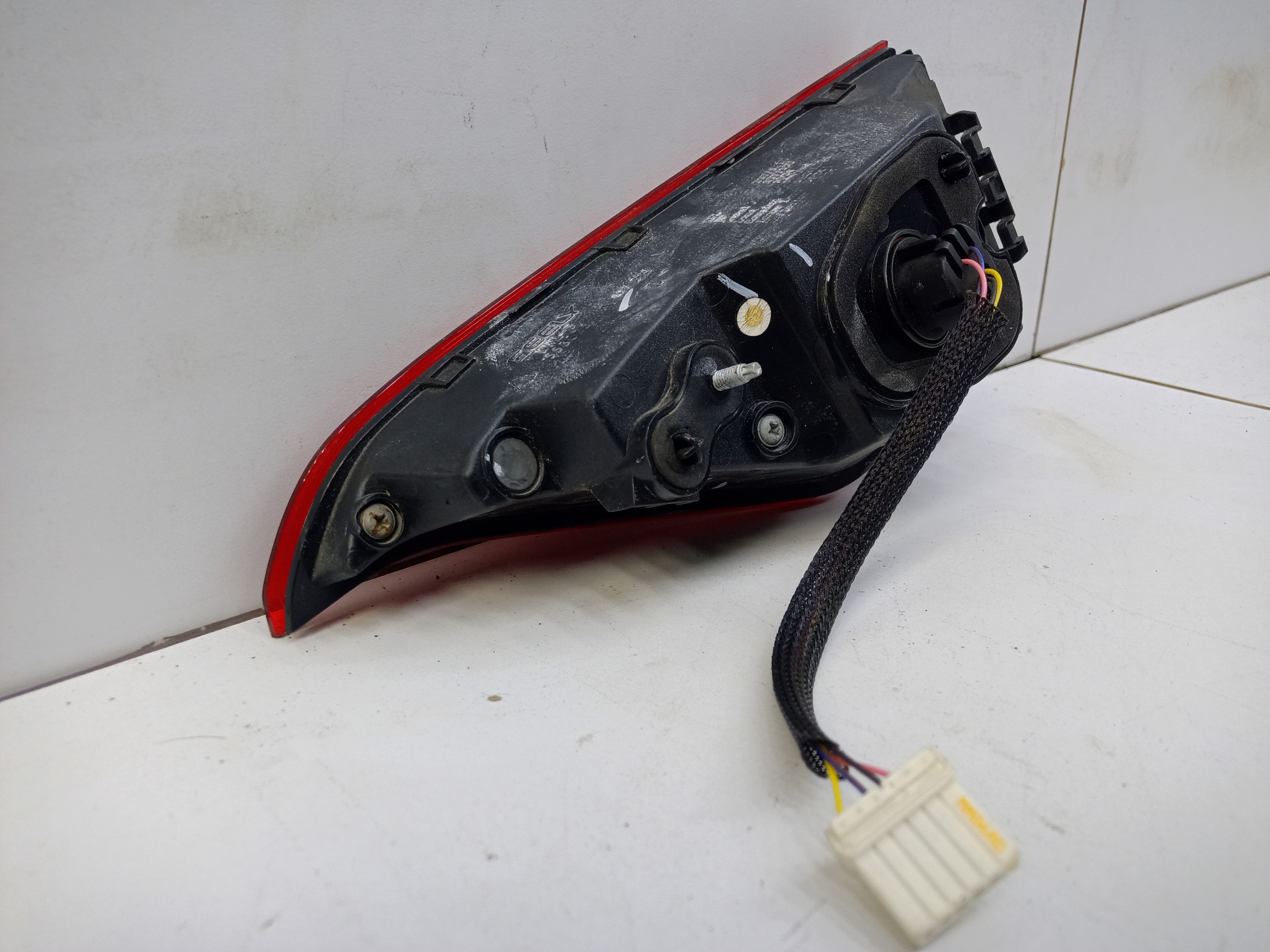 Фонарь задний левый внутренний Geely Tugella LED