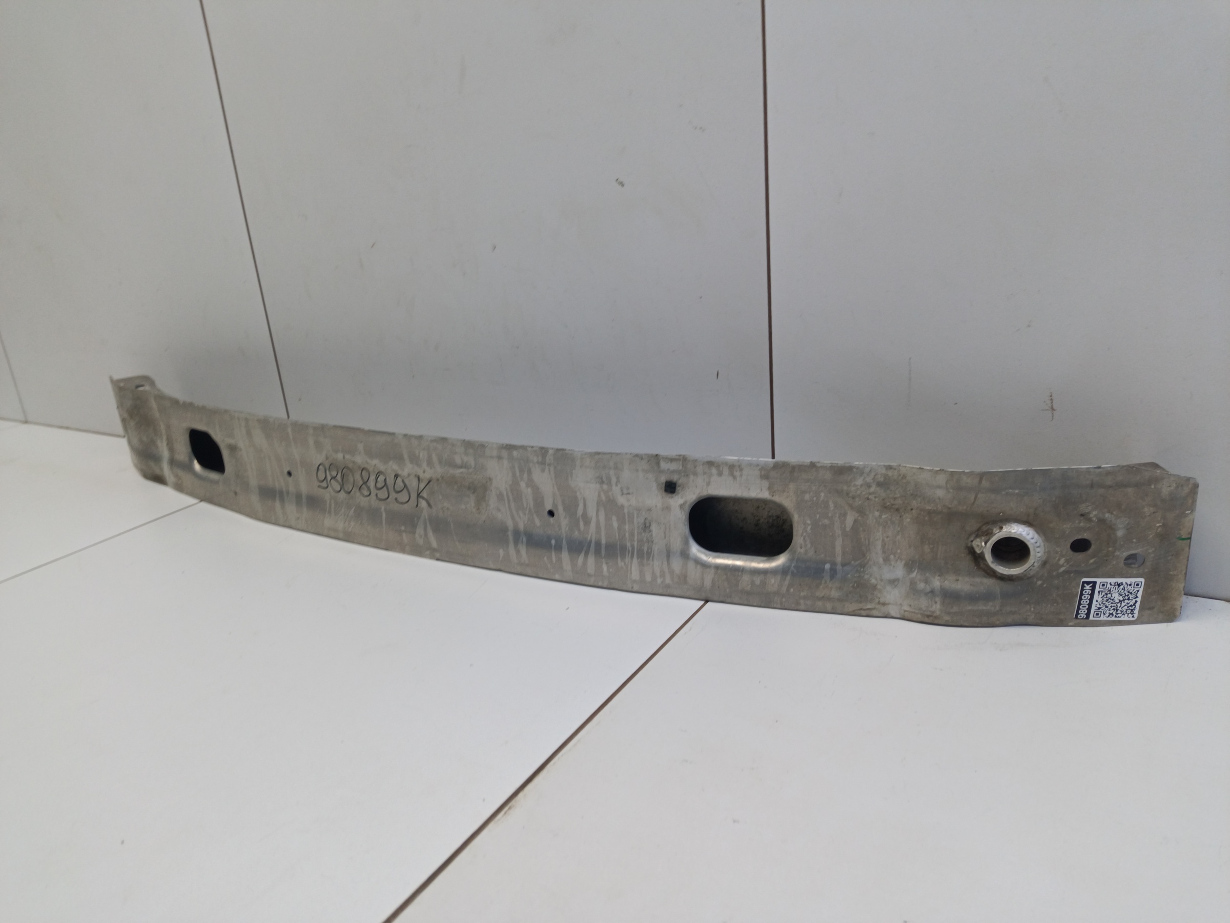 Усилитель переднего бампера Audi A4 B9