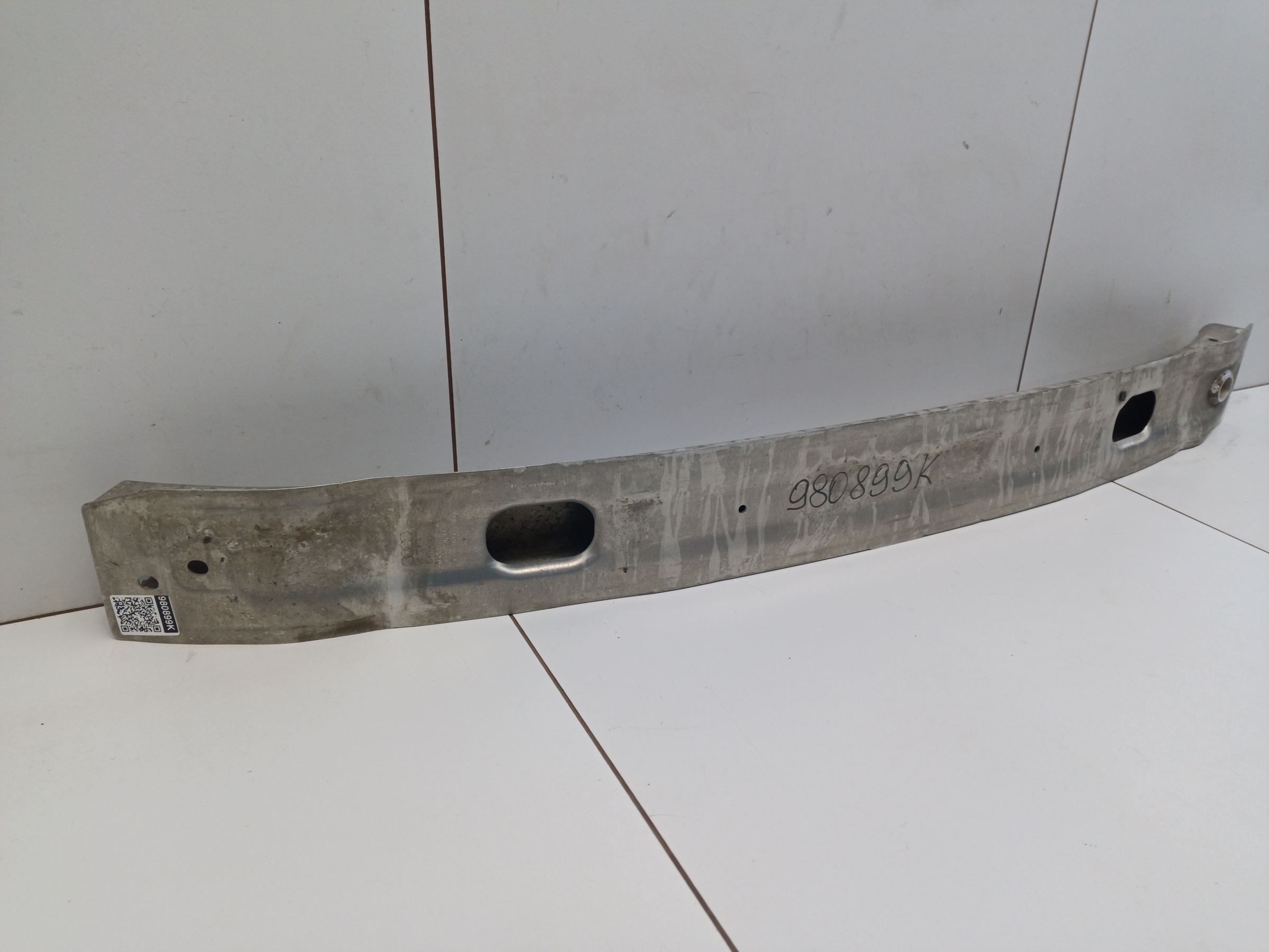 Усилитель переднего бампера Audi A4 B9