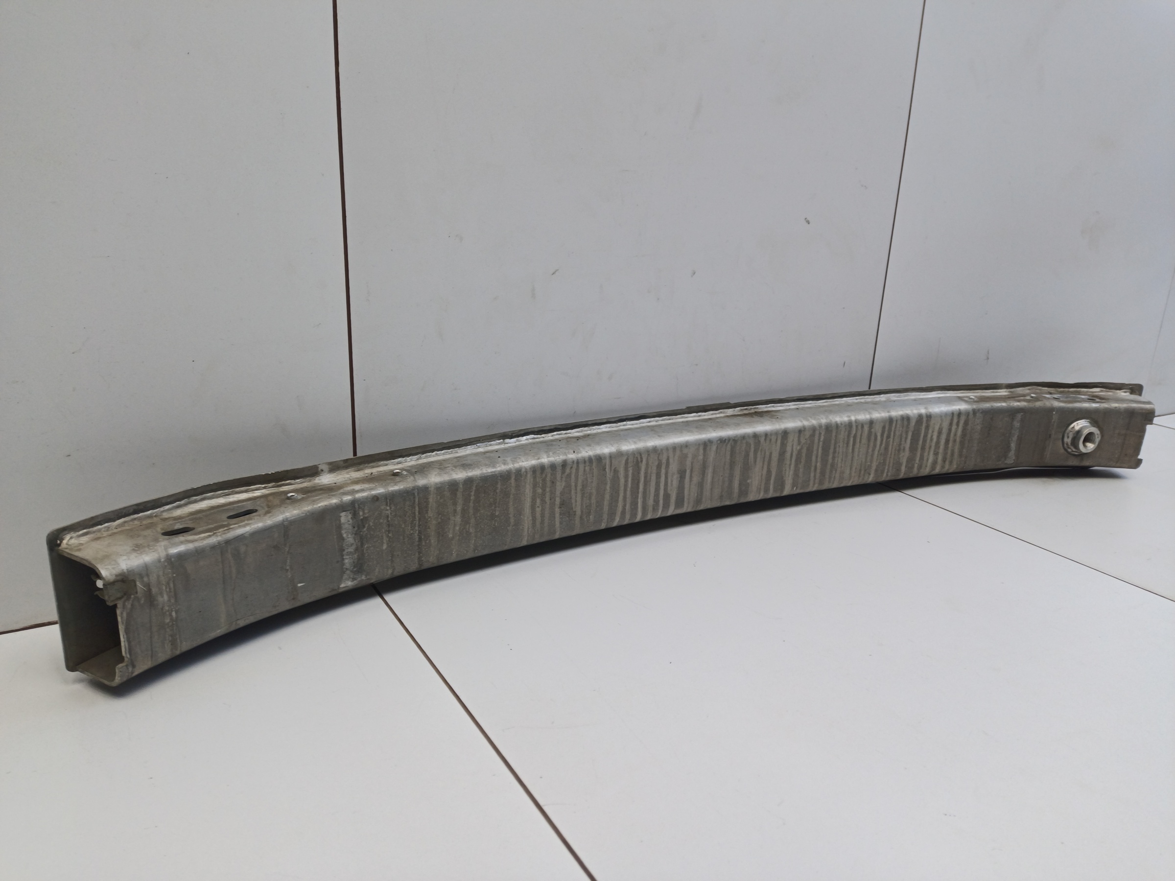 Усилитель переднего бампера Audi A4 B9