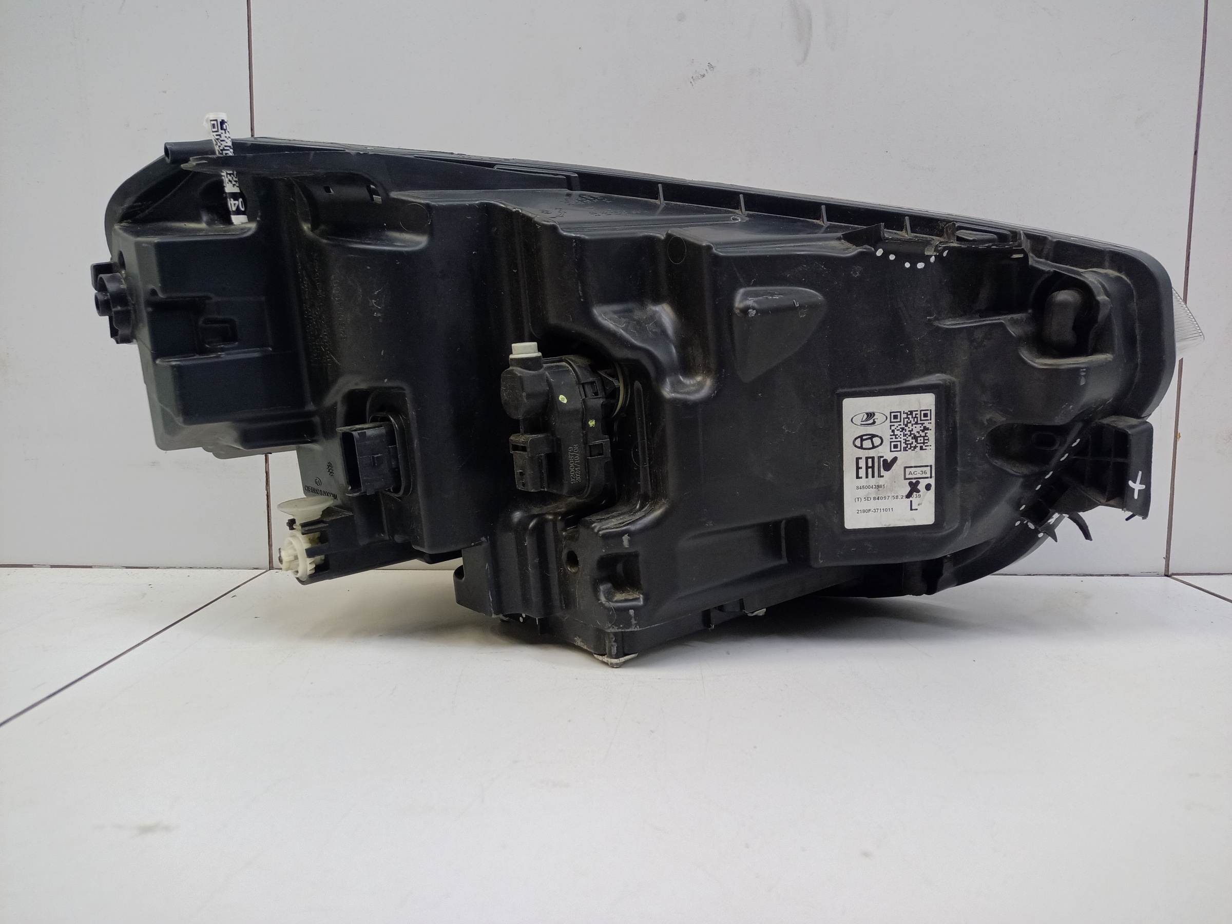 Фара передняя левая Lada Vesta Restail LED