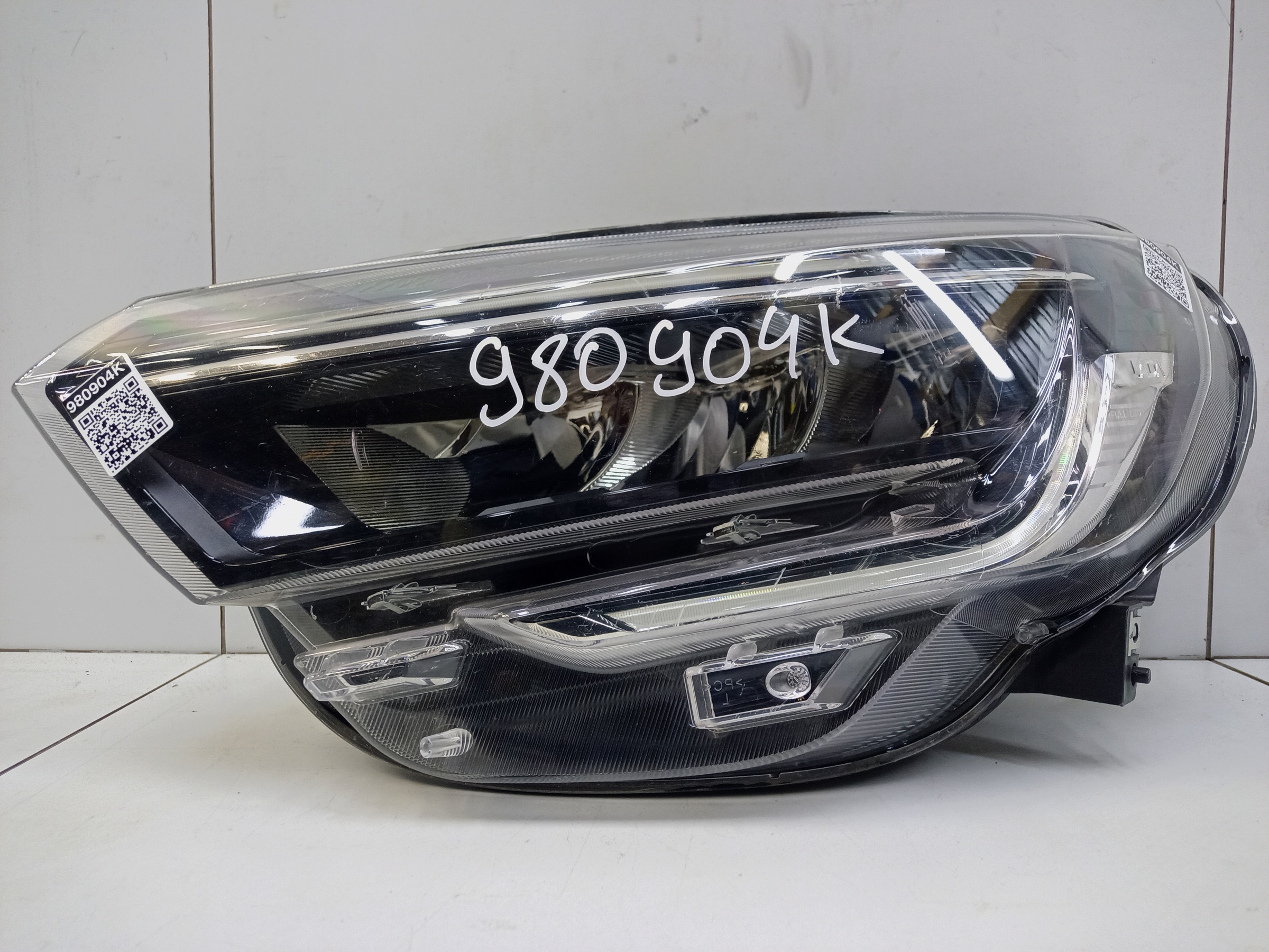 Фара передняя левая Lada Vesta Restail LED