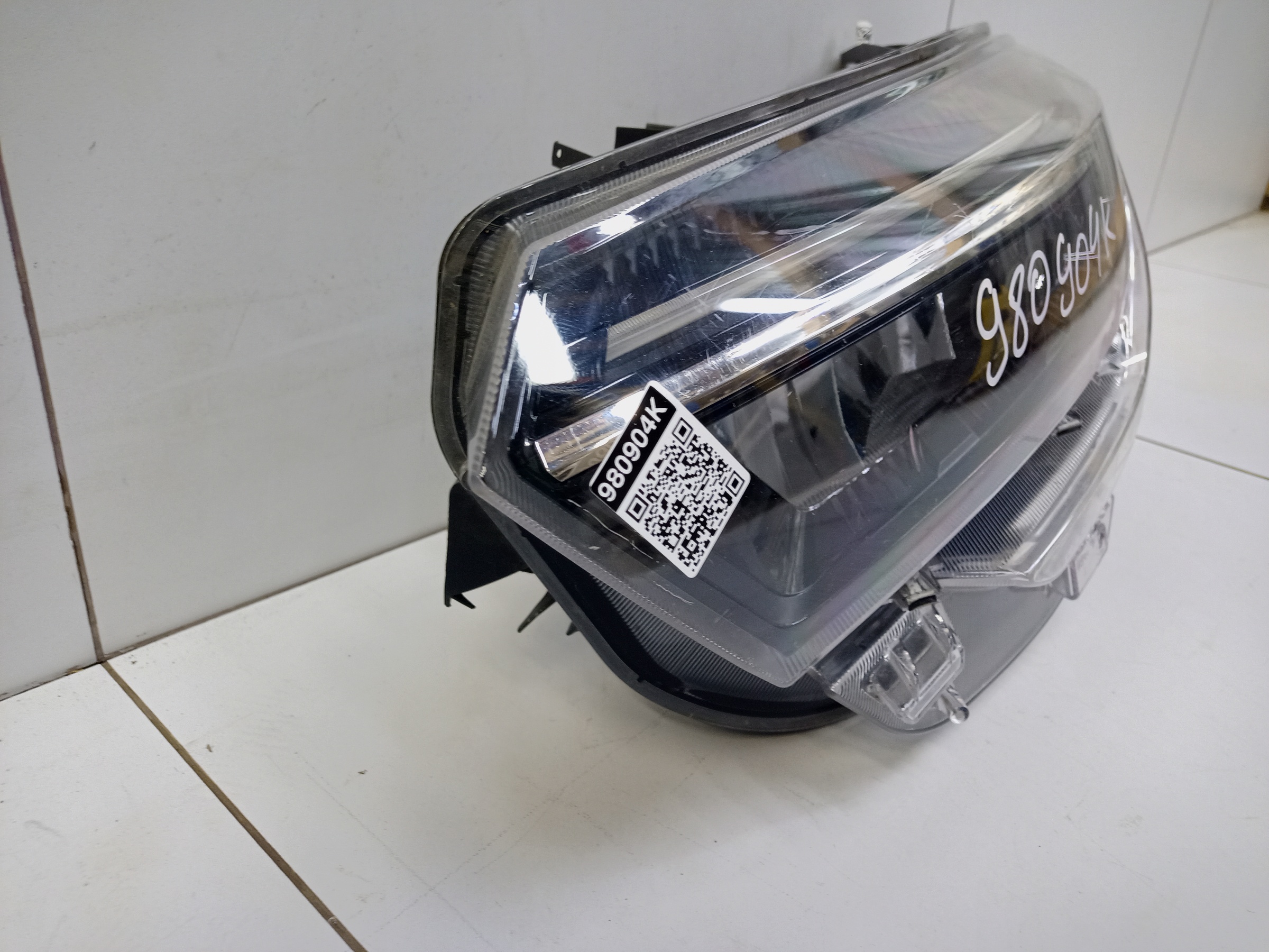 Фара передняя левая Lada Vesta Restail LED