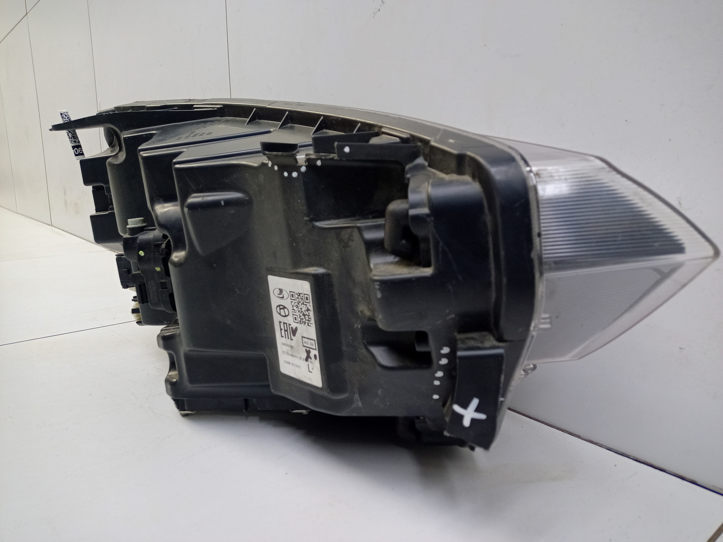 Фара передняя левая Lada Vesta Restail LED