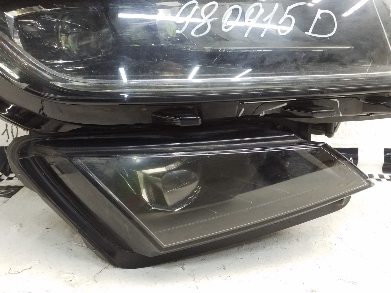 Фара передняя правая Skoda Kodiaq LED