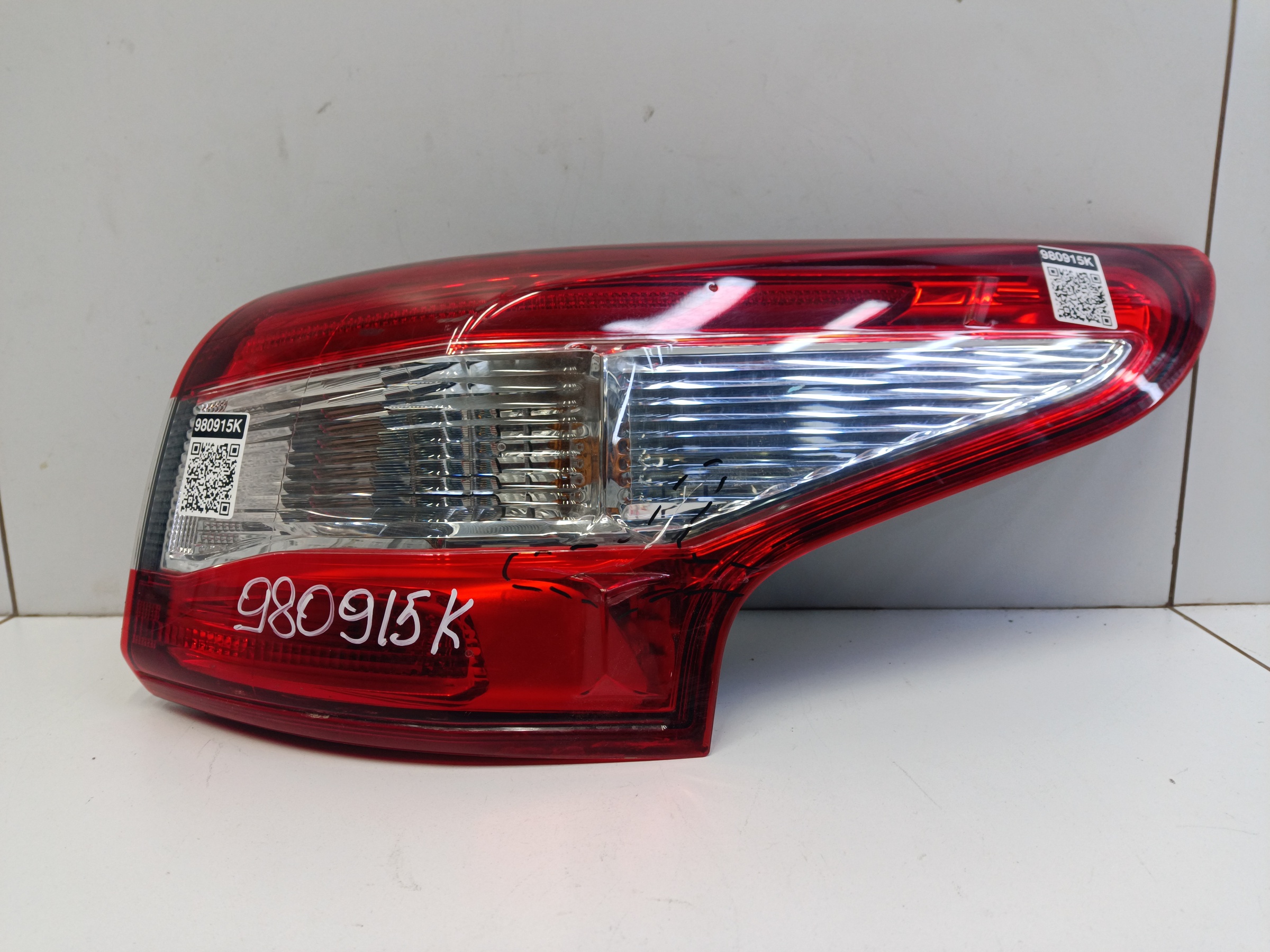 Фонарь задний правый наружный Nissan Qashqai 2