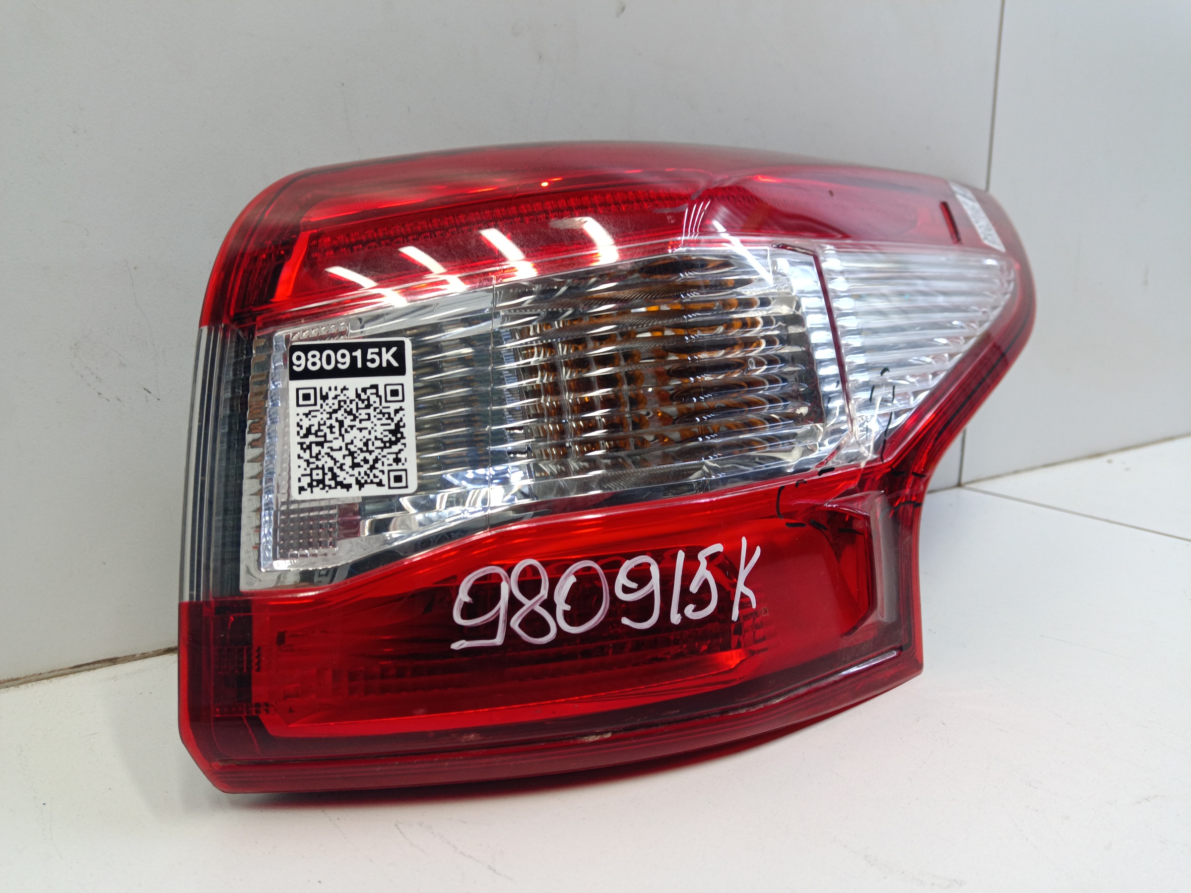 Фонарь задний правый наружный Nissan Qashqai 2