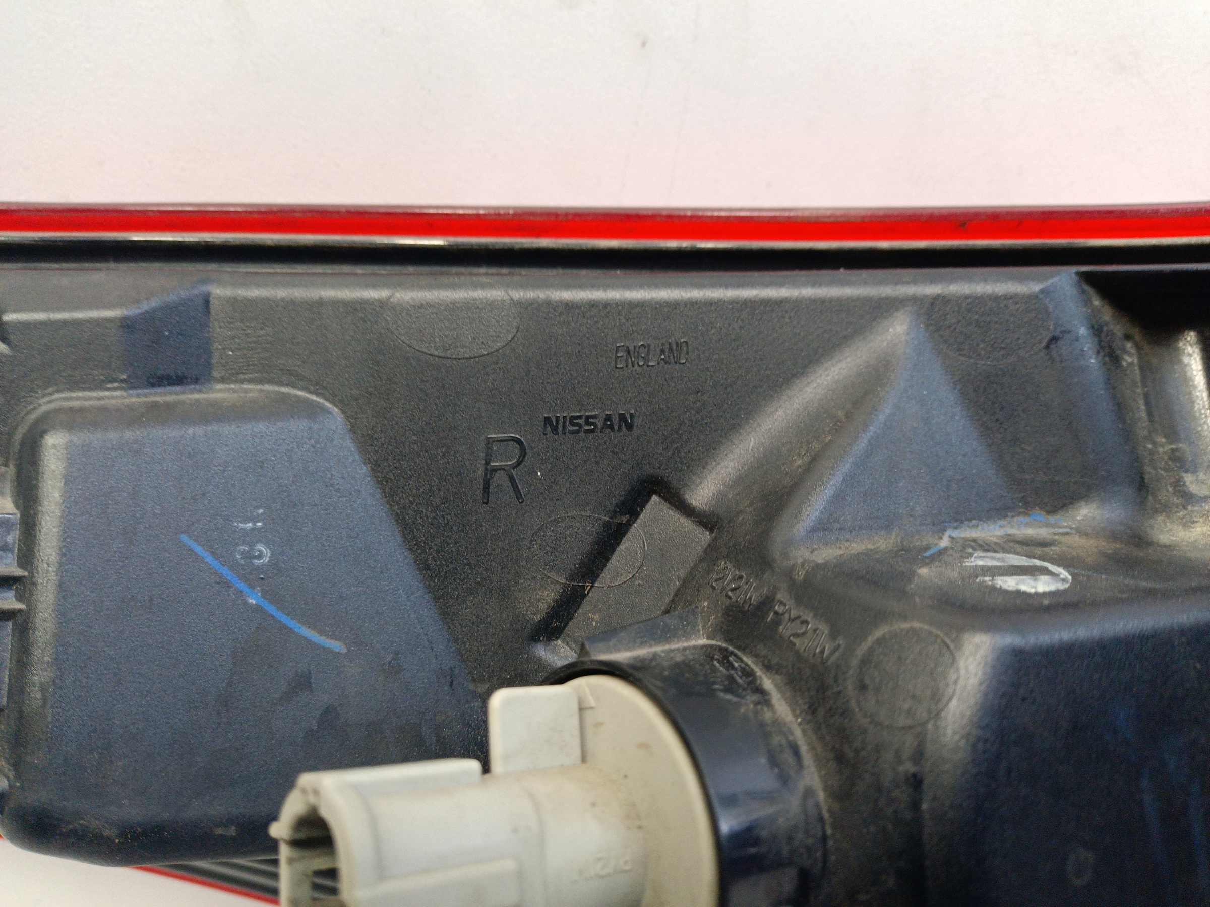 Фонарь задний правый наружный Nissan Qashqai 2