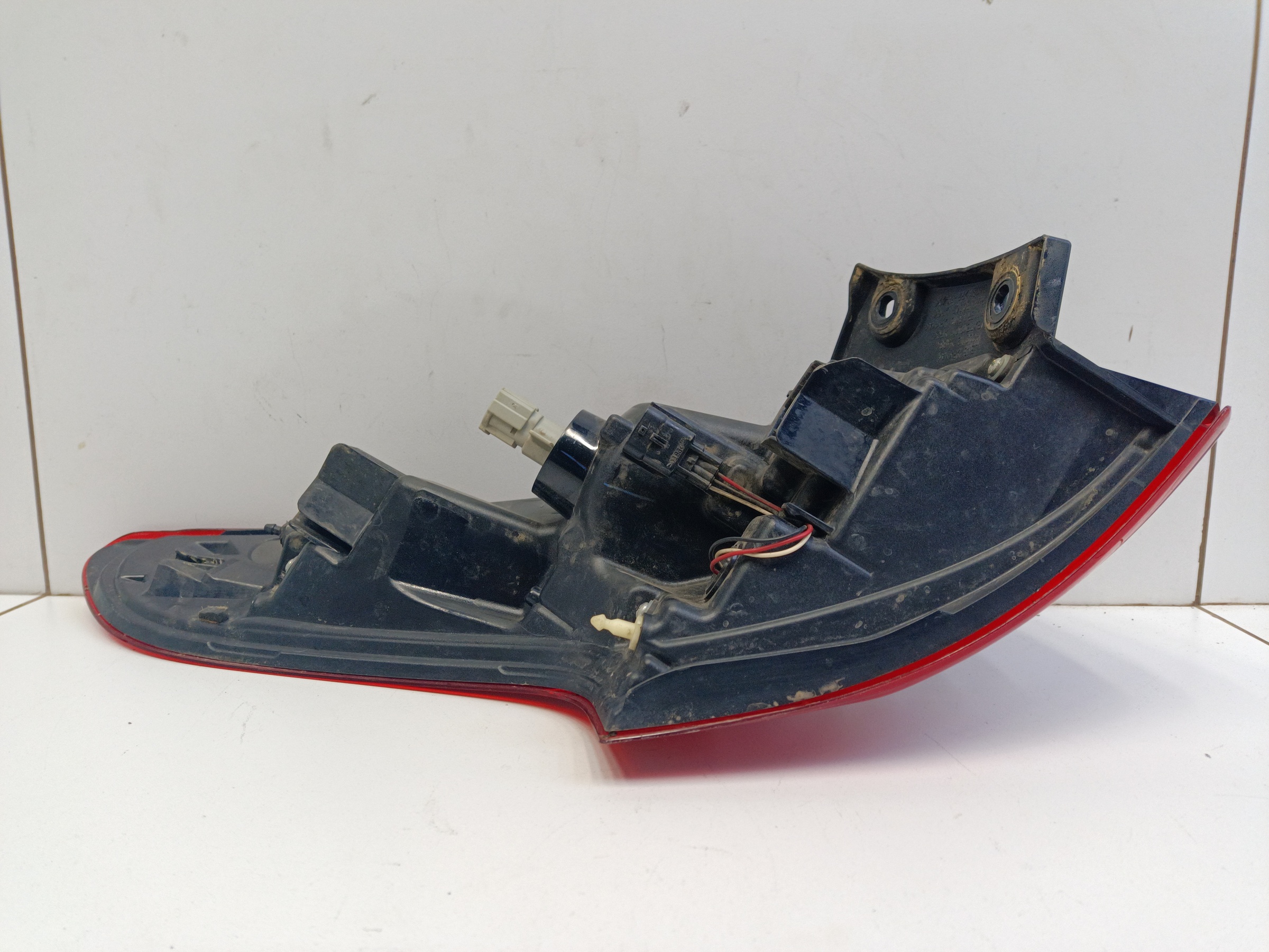 Фонарь задний правый наружный Nissan Qashqai 2