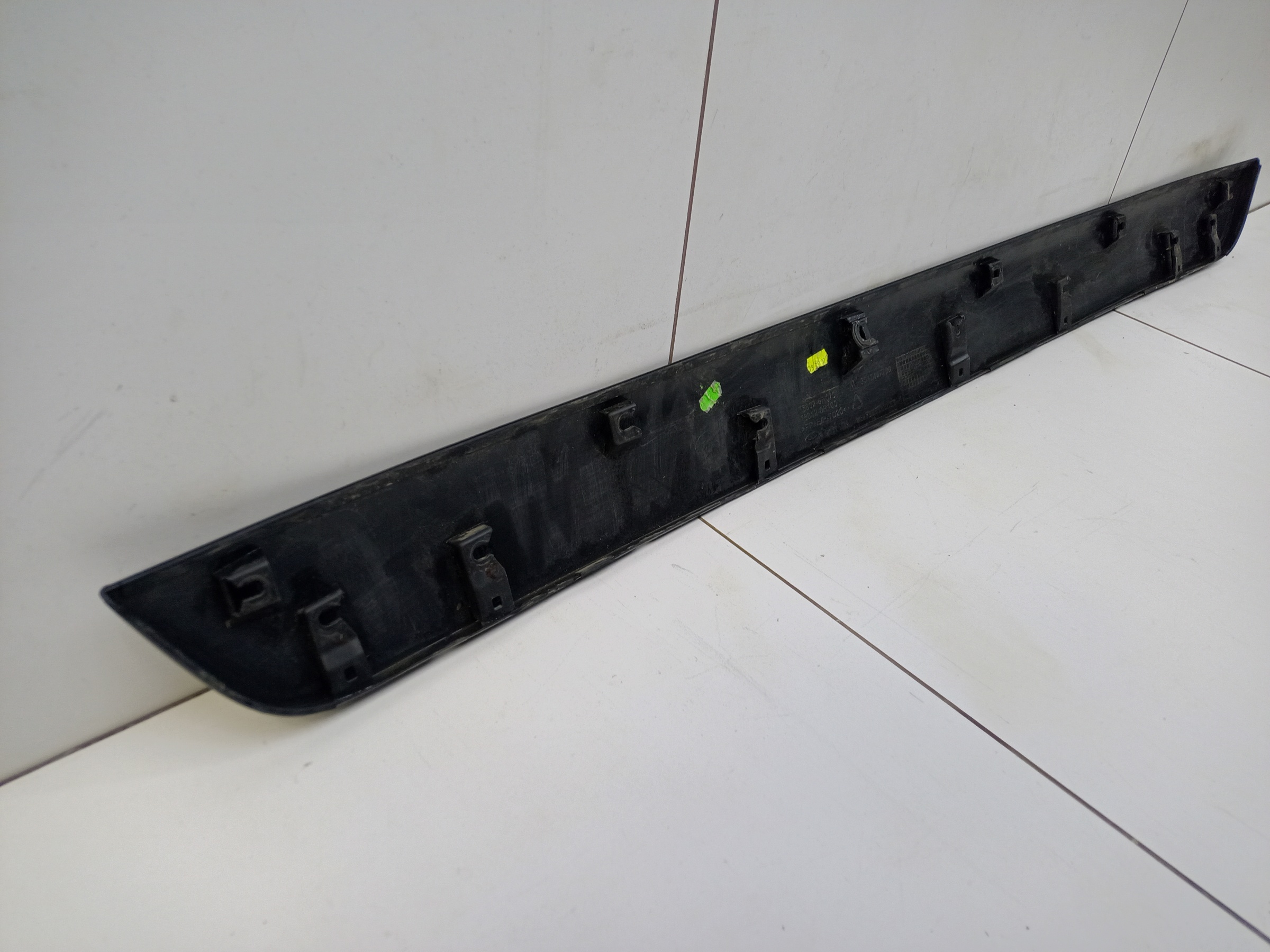 Накладка крышки багажника Toyota RAV4 XA50