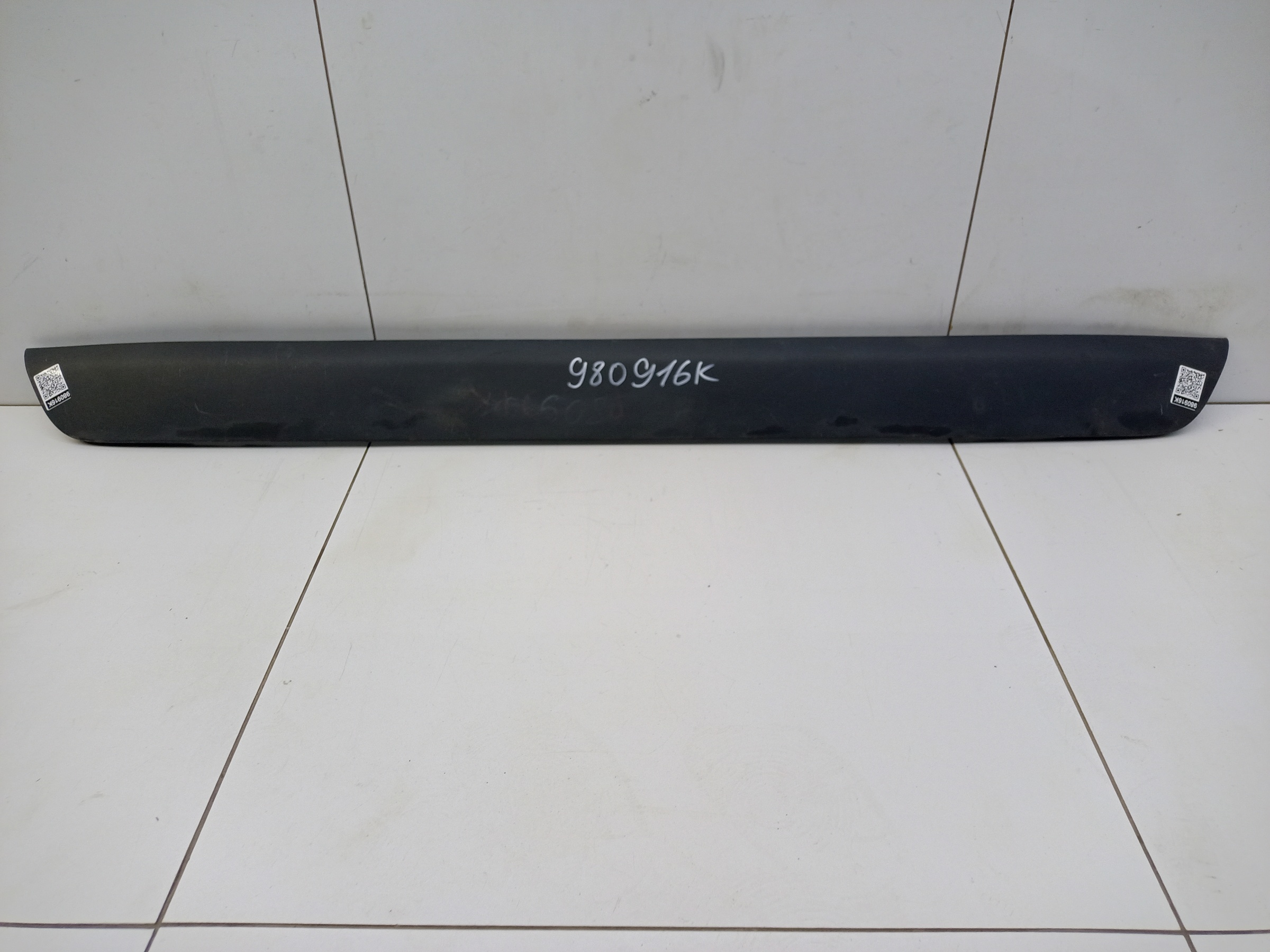 Накладка крышки багажника Toyota RAV4 XA50