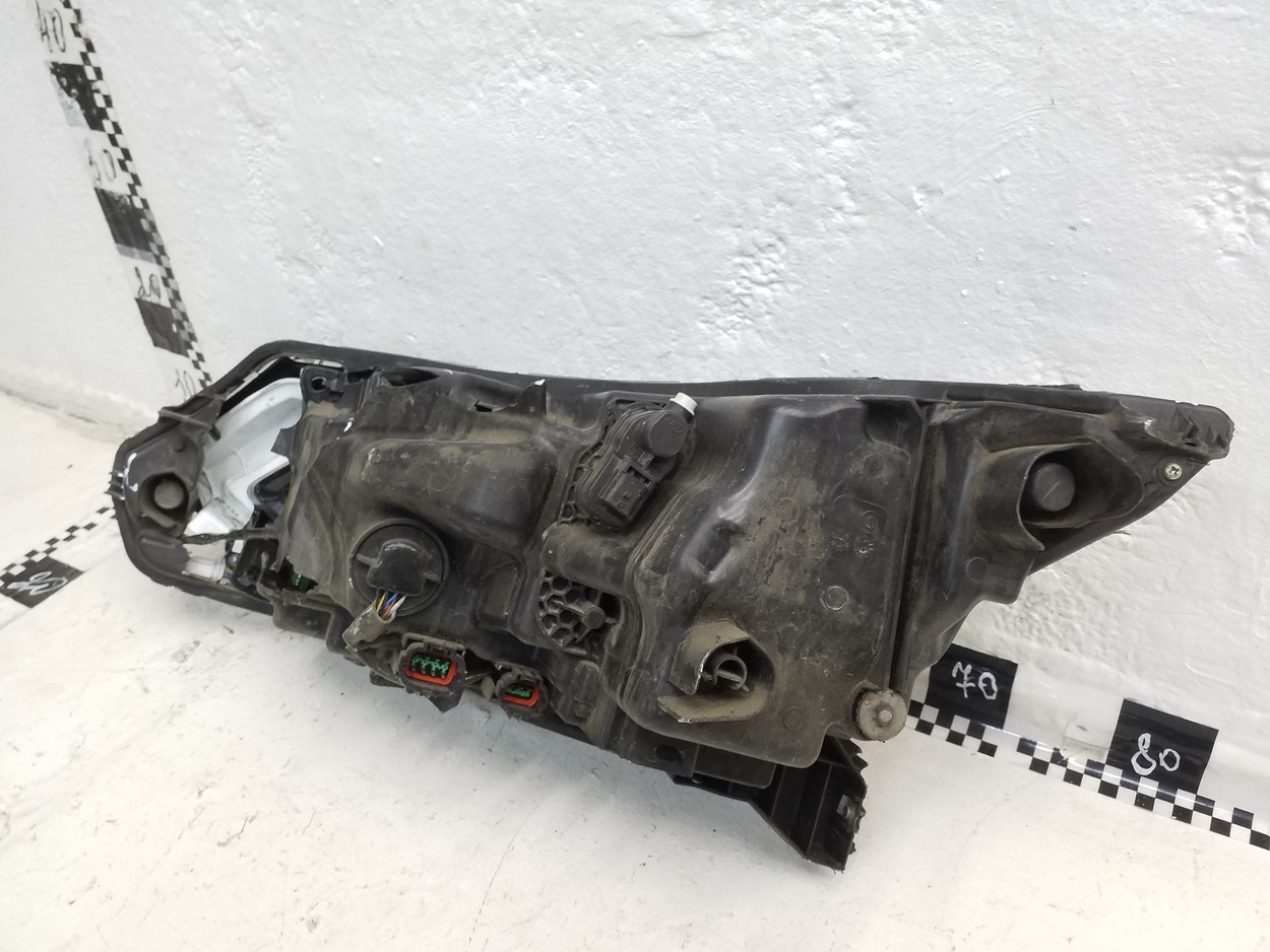 Фара передняя правая Nissan Qashqai 2 Restail LED