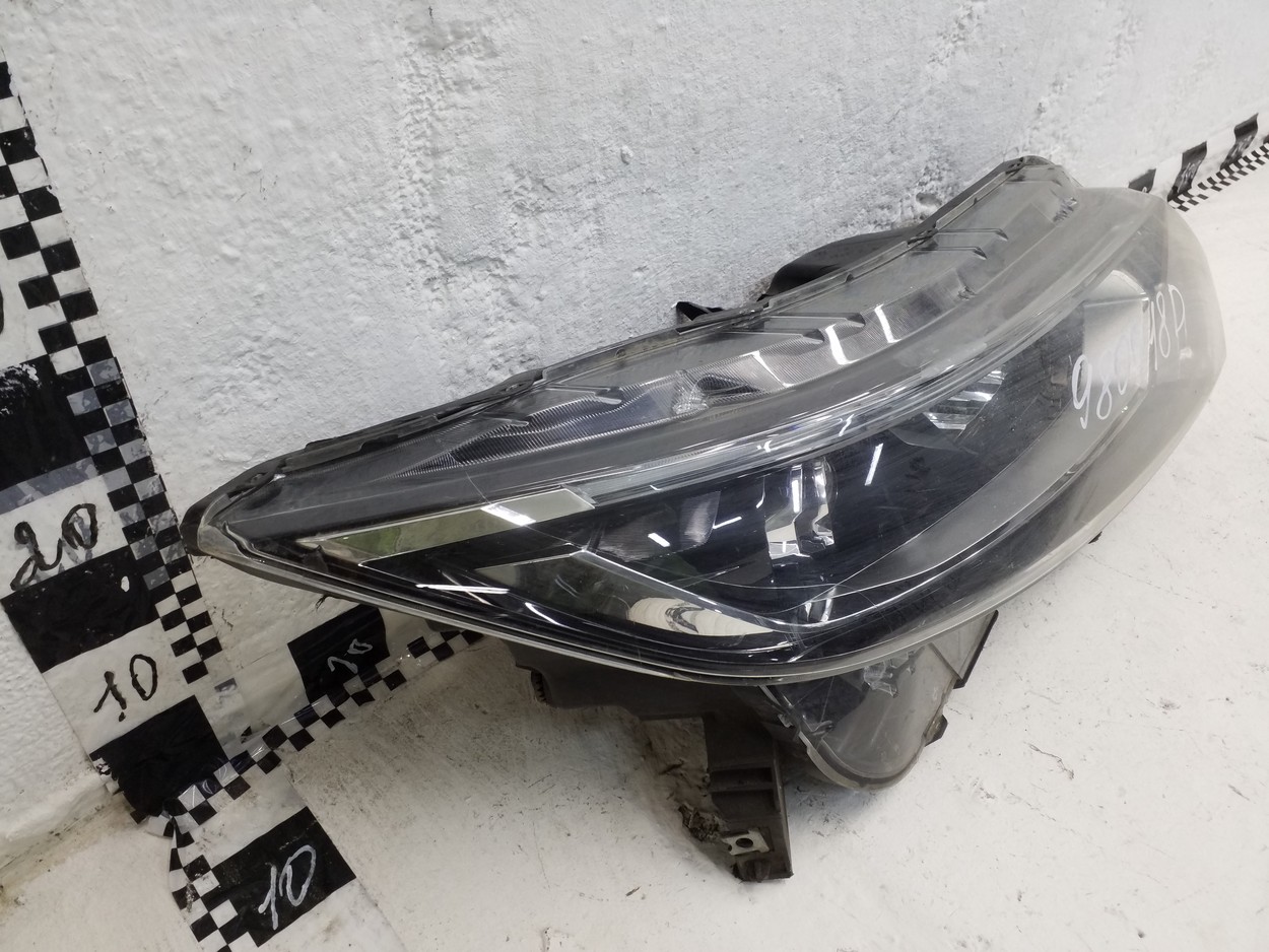 Фара передняя правая Nissan Qashqai 2 Restail LED