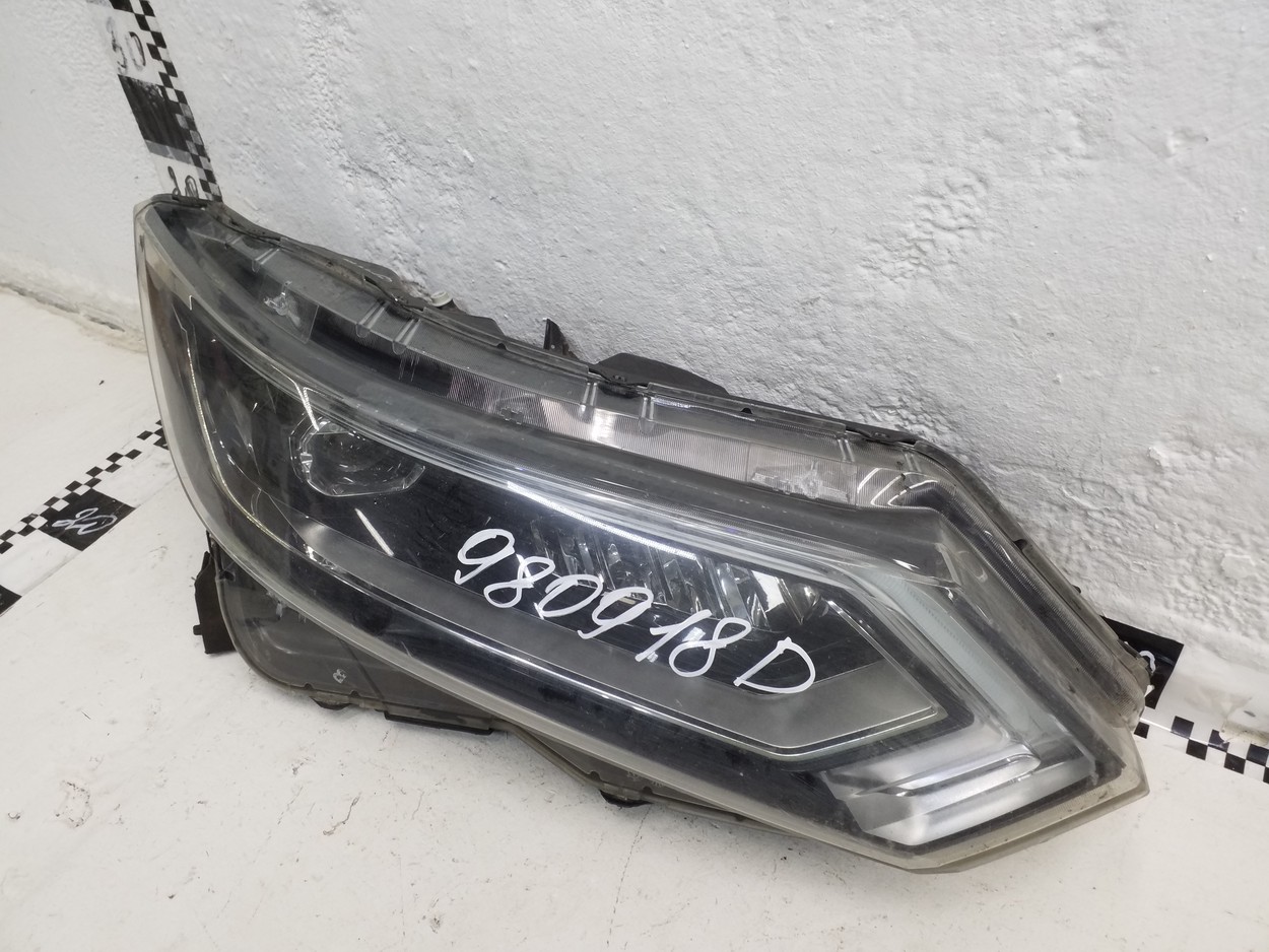 Фара передняя правая Nissan Qashqai 2 Restail LED