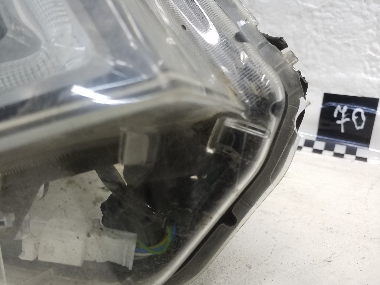 Фара передняя правая Nissan Qashqai 2 Restail LED