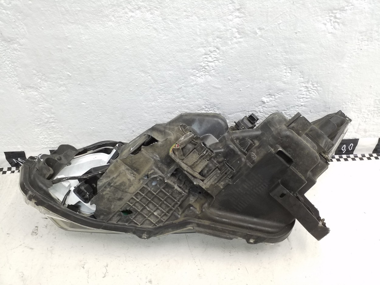 Фара передняя правая Nissan Qashqai 2 Restail LED