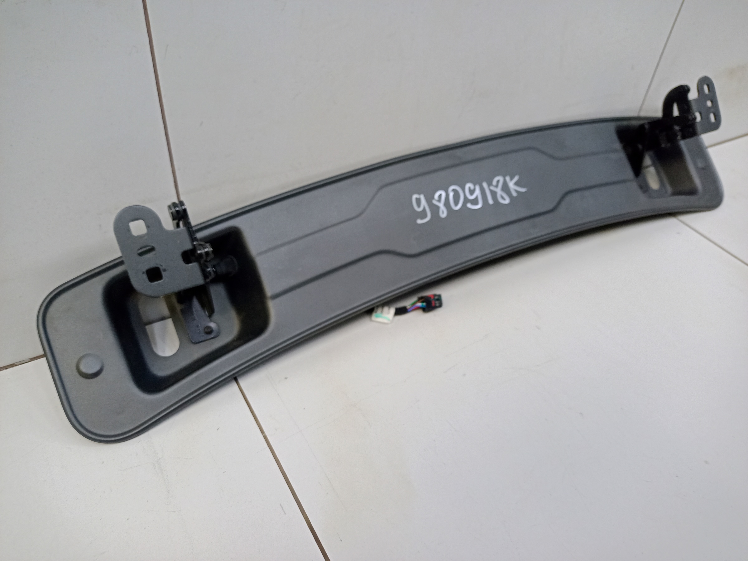 Механизм спойлера крышки багажника Changan Uni-V